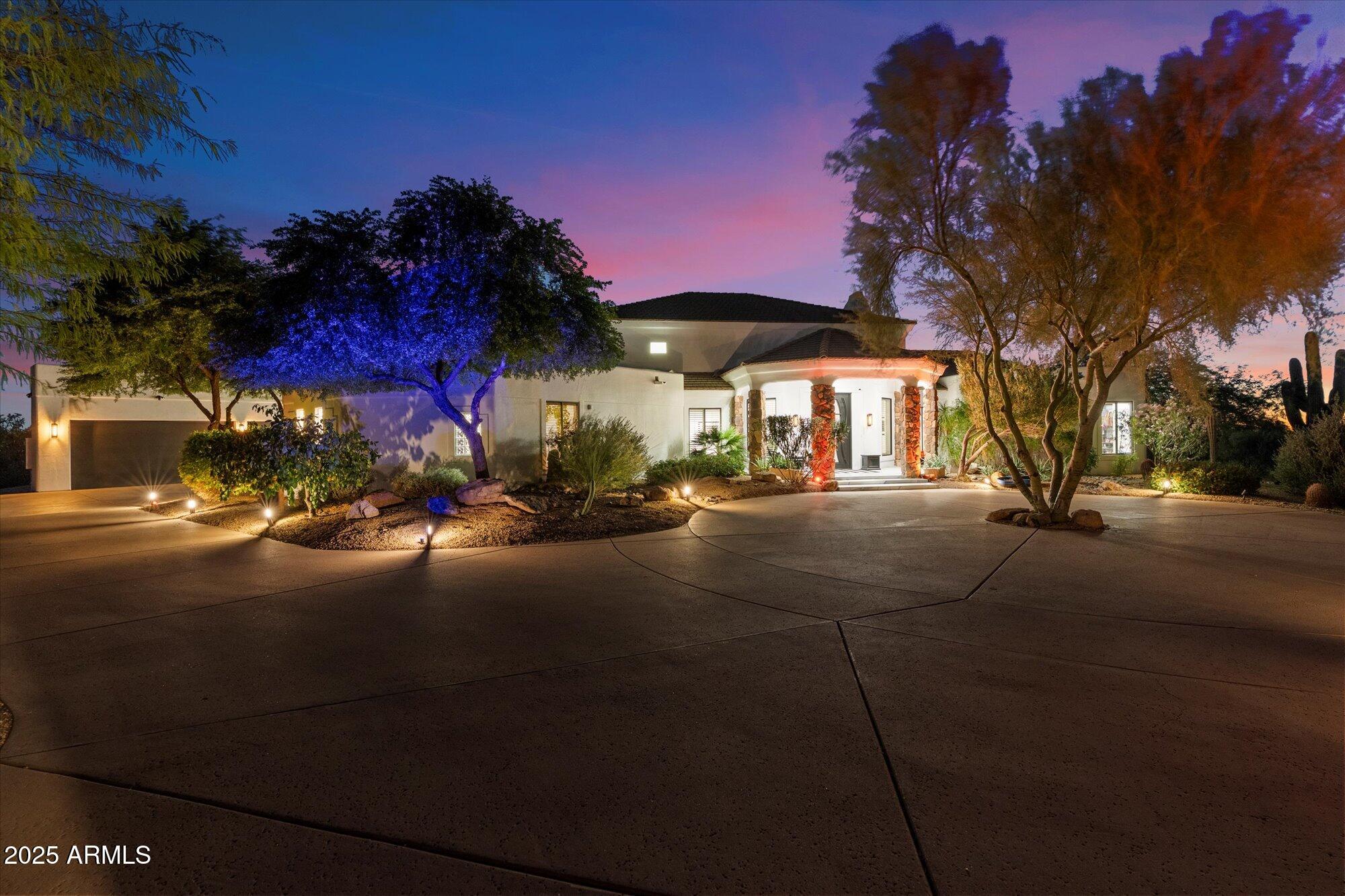 9643 E CASITAS DEL RIO Drive