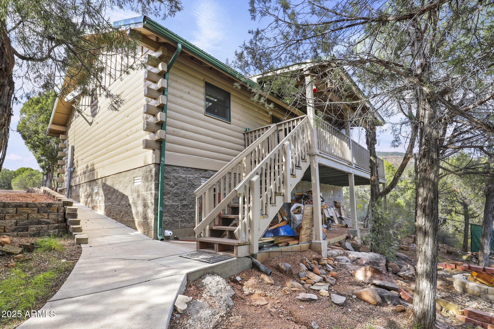 861 S Palomino Way
