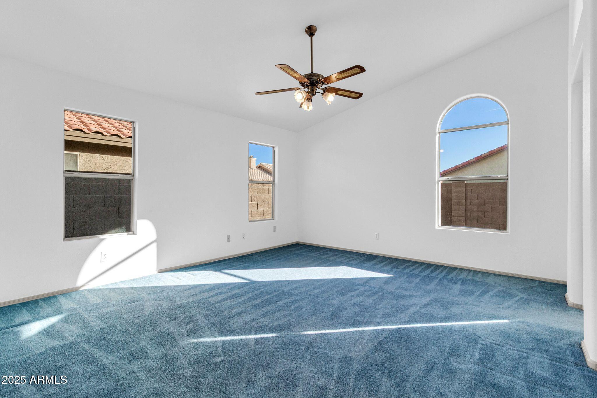 1195 W MYRNA Lane