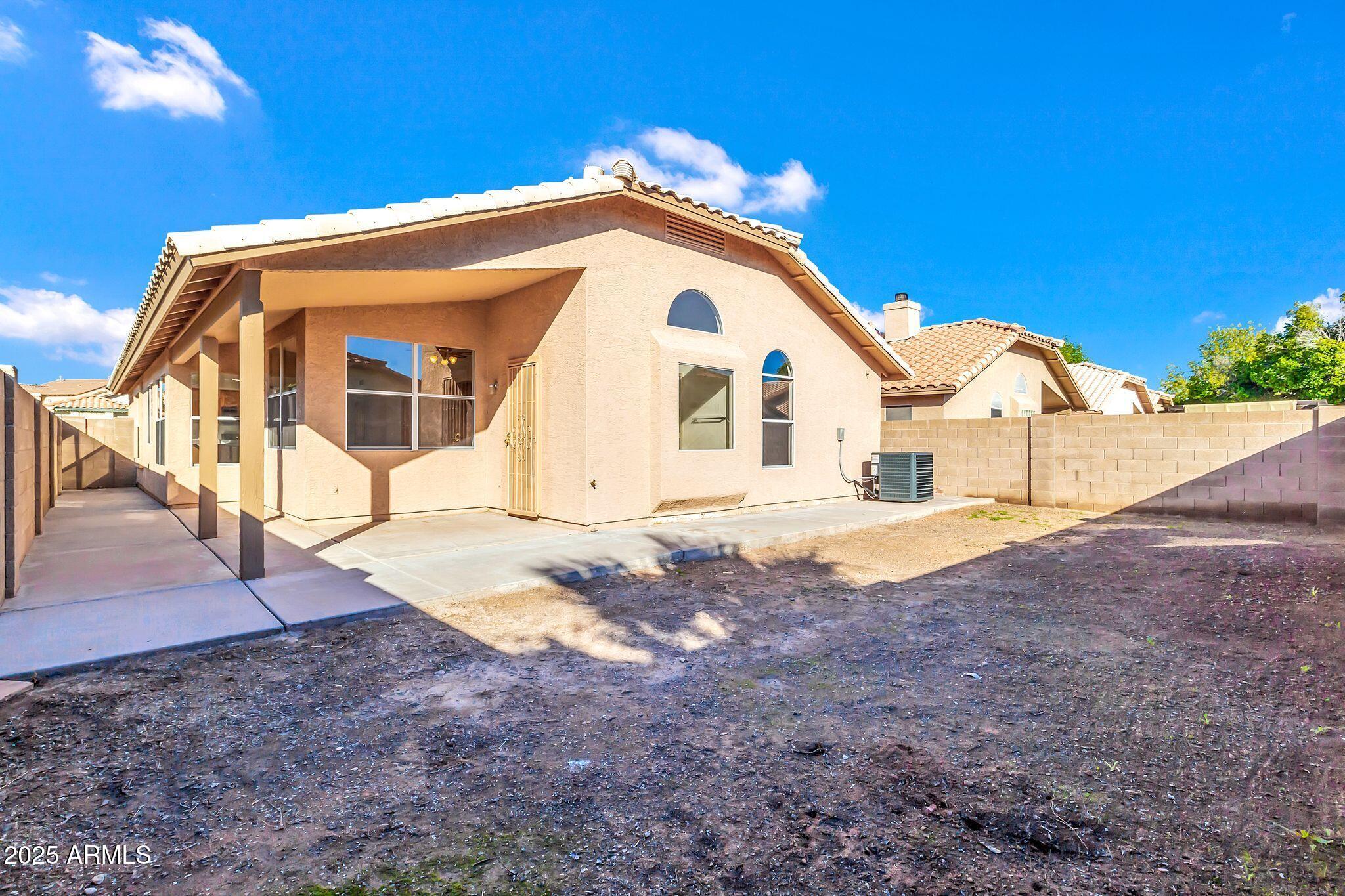 1195 W MYRNA Lane