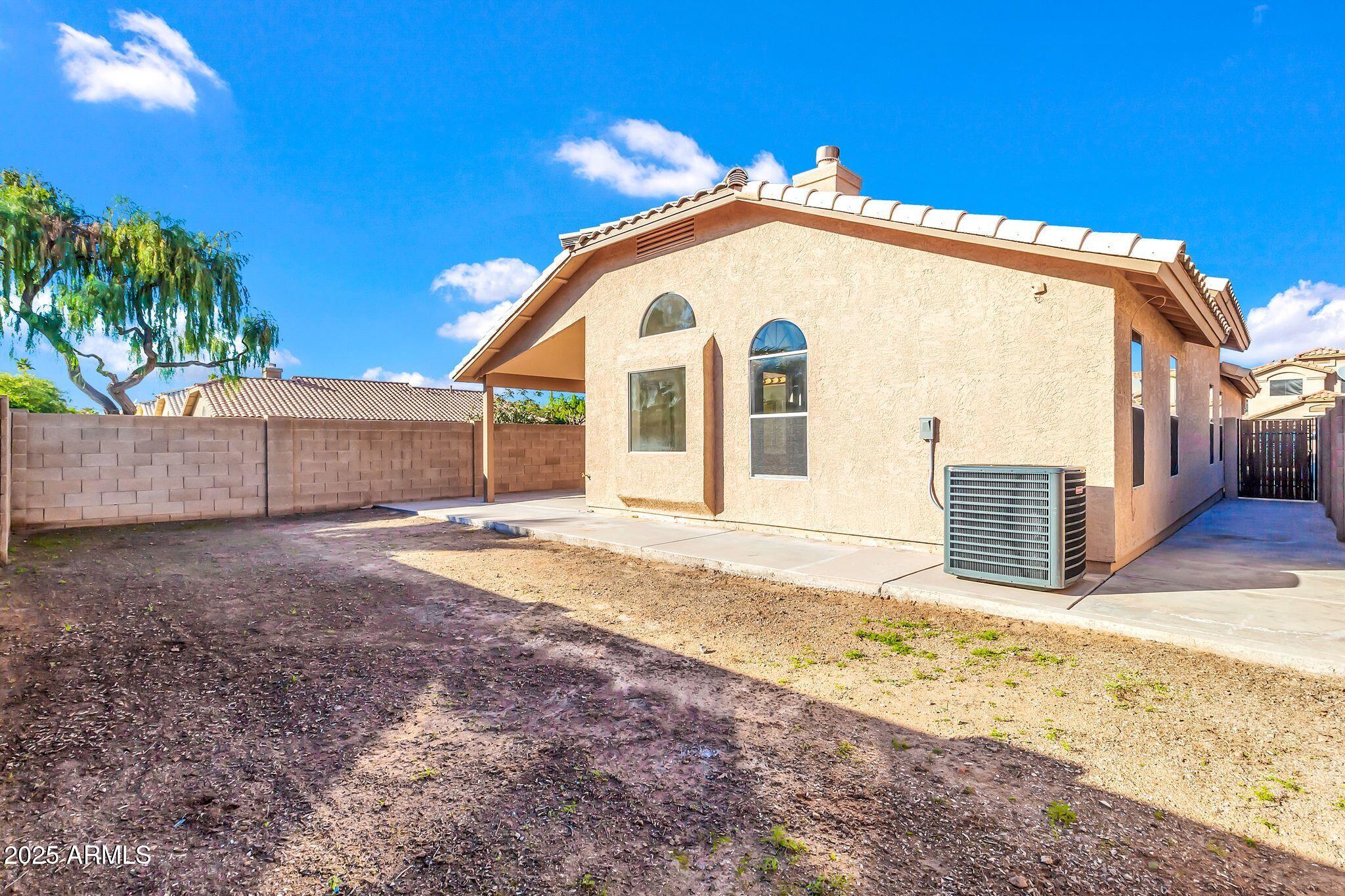 1195 W MYRNA Lane