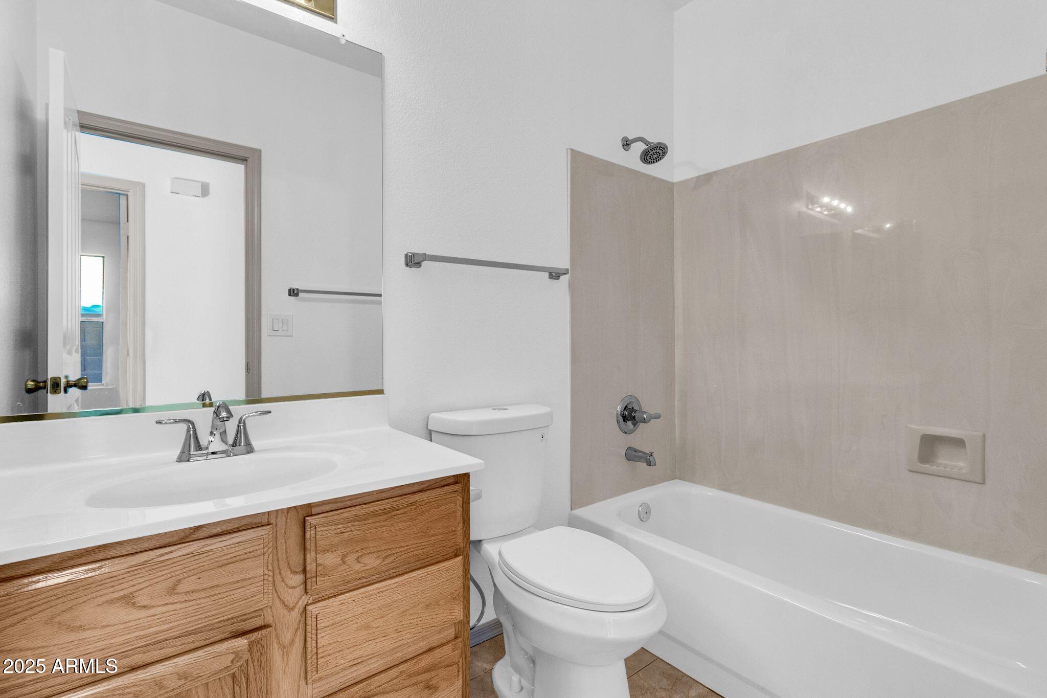 1195 W MYRNA Lane