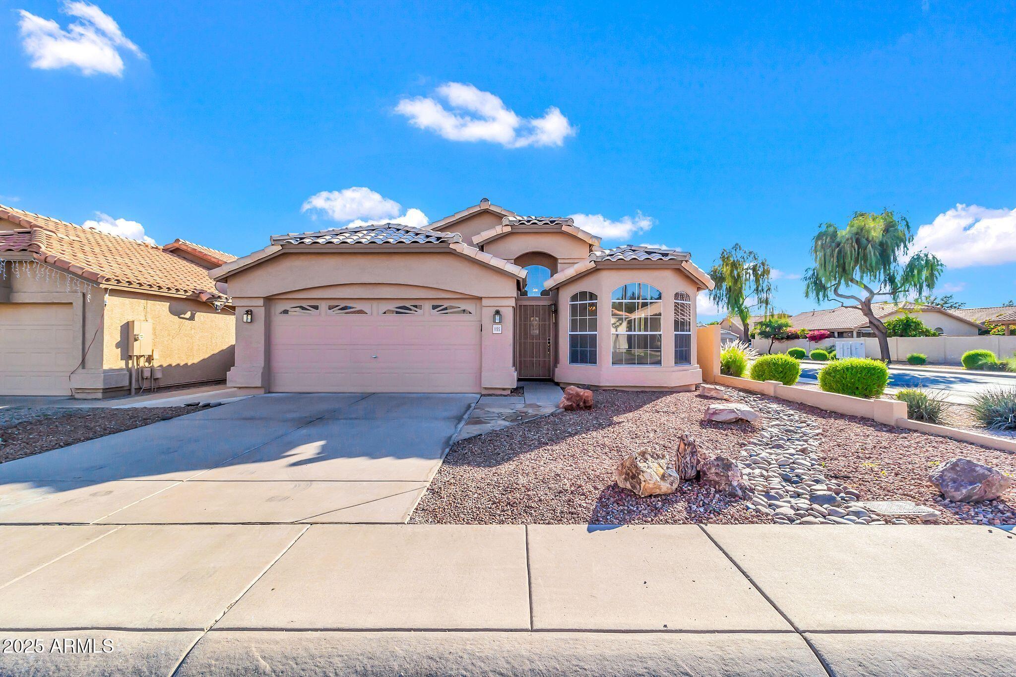 1195 W MYRNA Lane