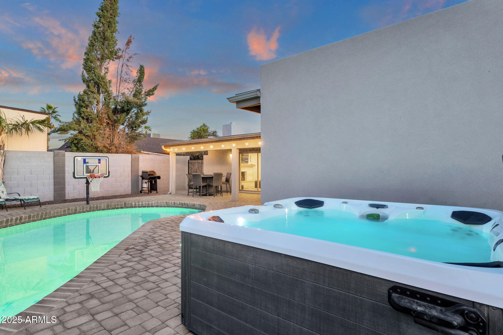 5210 E KAREN Drive