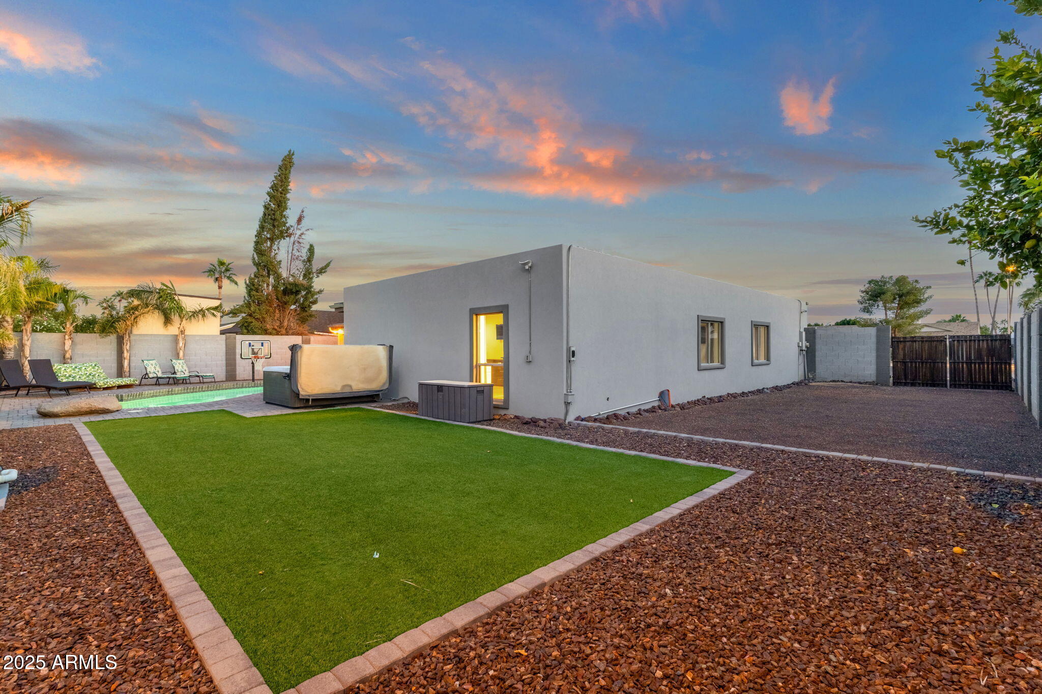 5210 E KAREN Drive