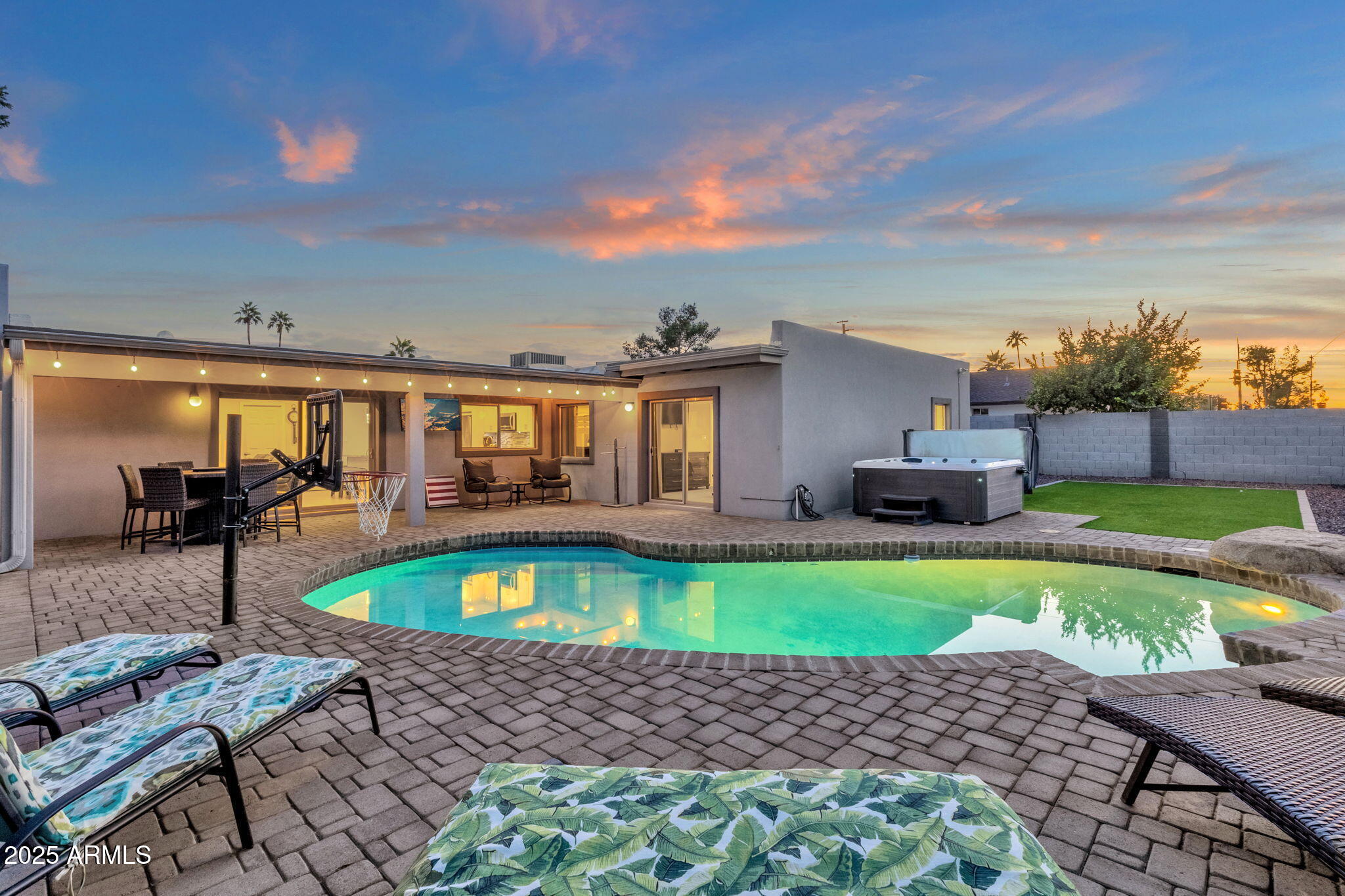 5210 E KAREN Drive