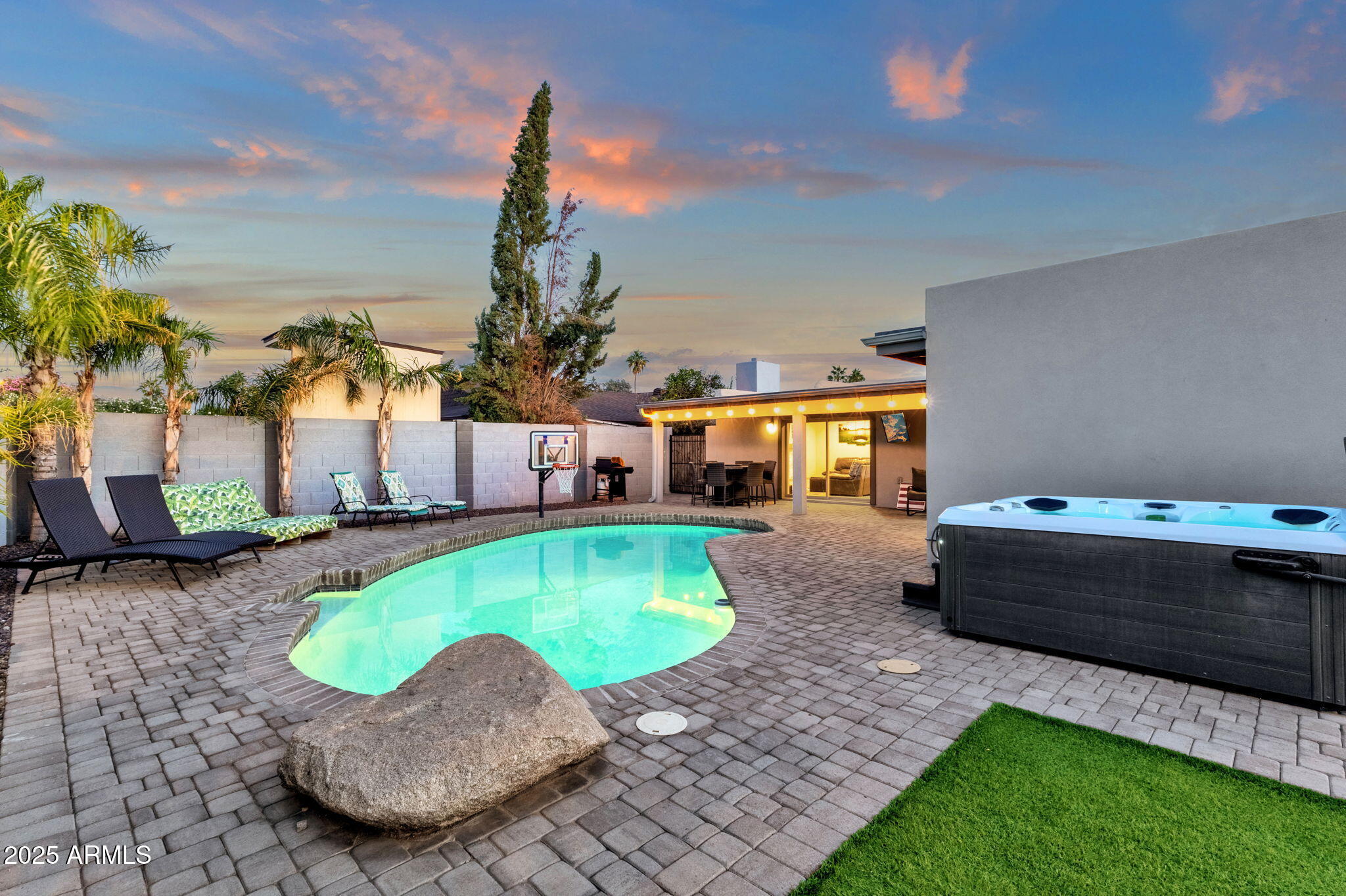 5210 E KAREN Drive