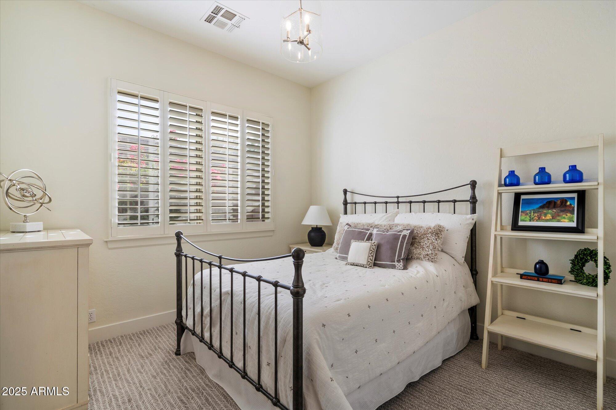 10733 N 140th Place