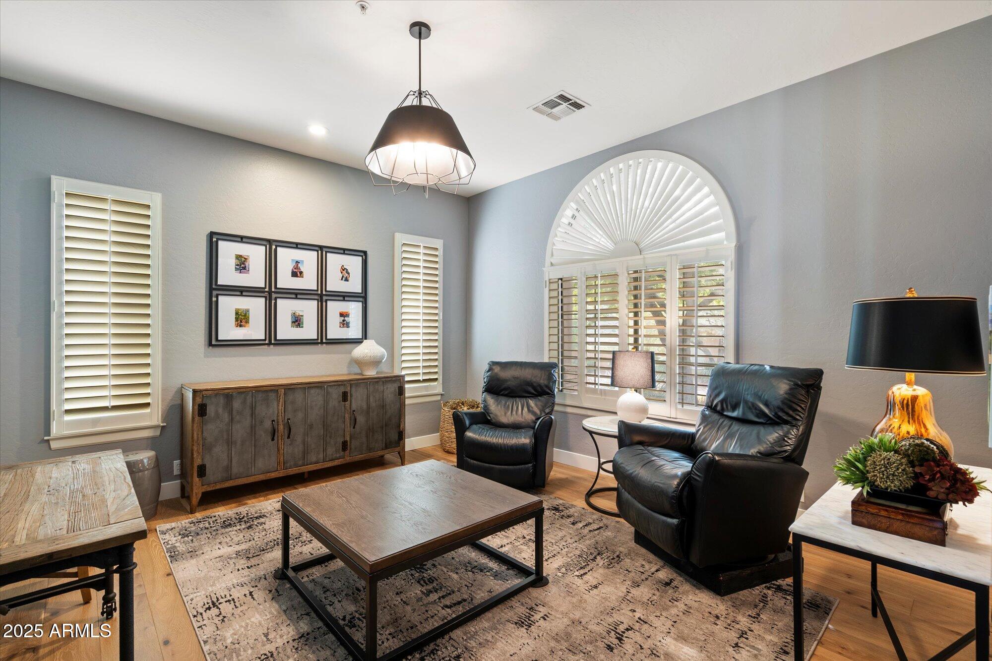 10733 N 140th Place