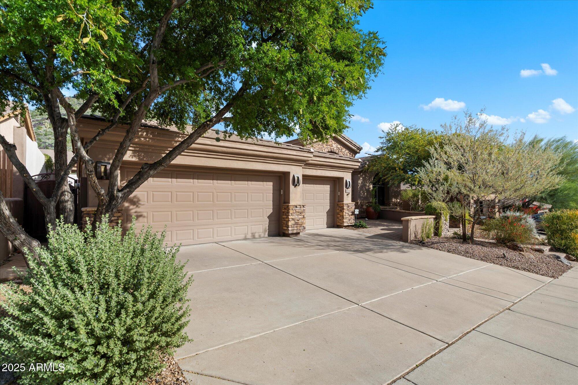 10733 N 140th Place