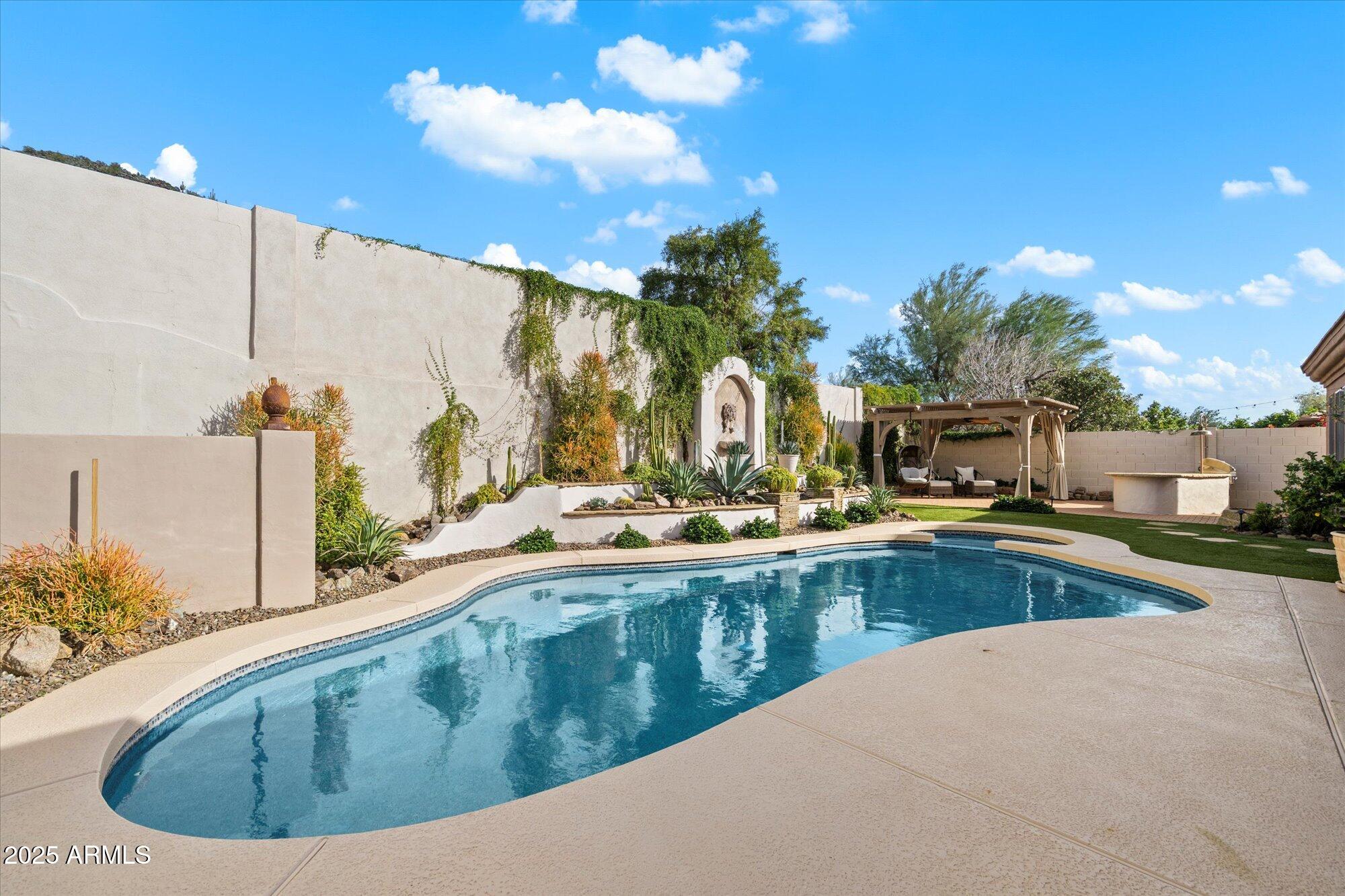 10733 N 140th Place