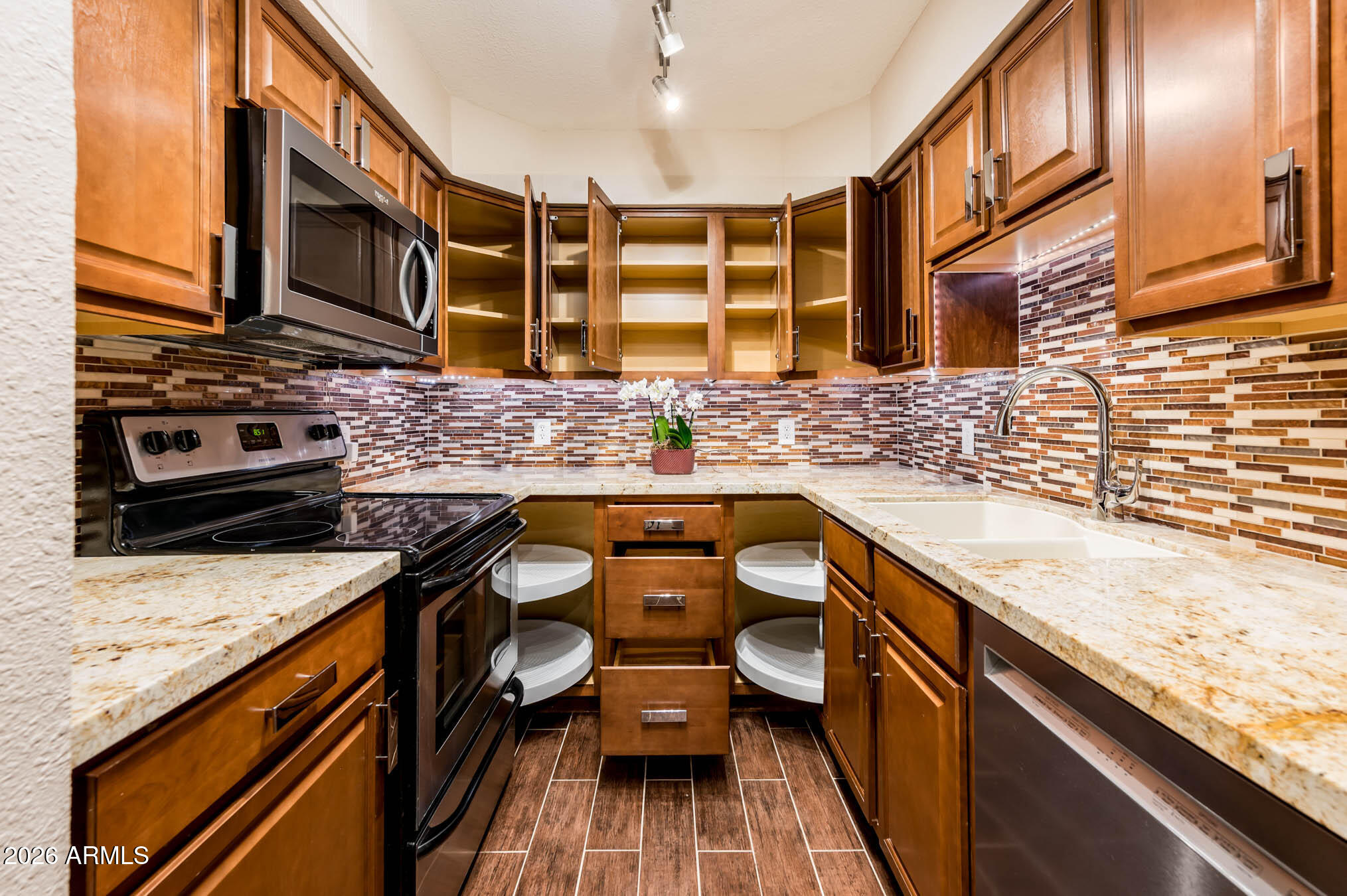 601 E PALO VERDE Drive 8
