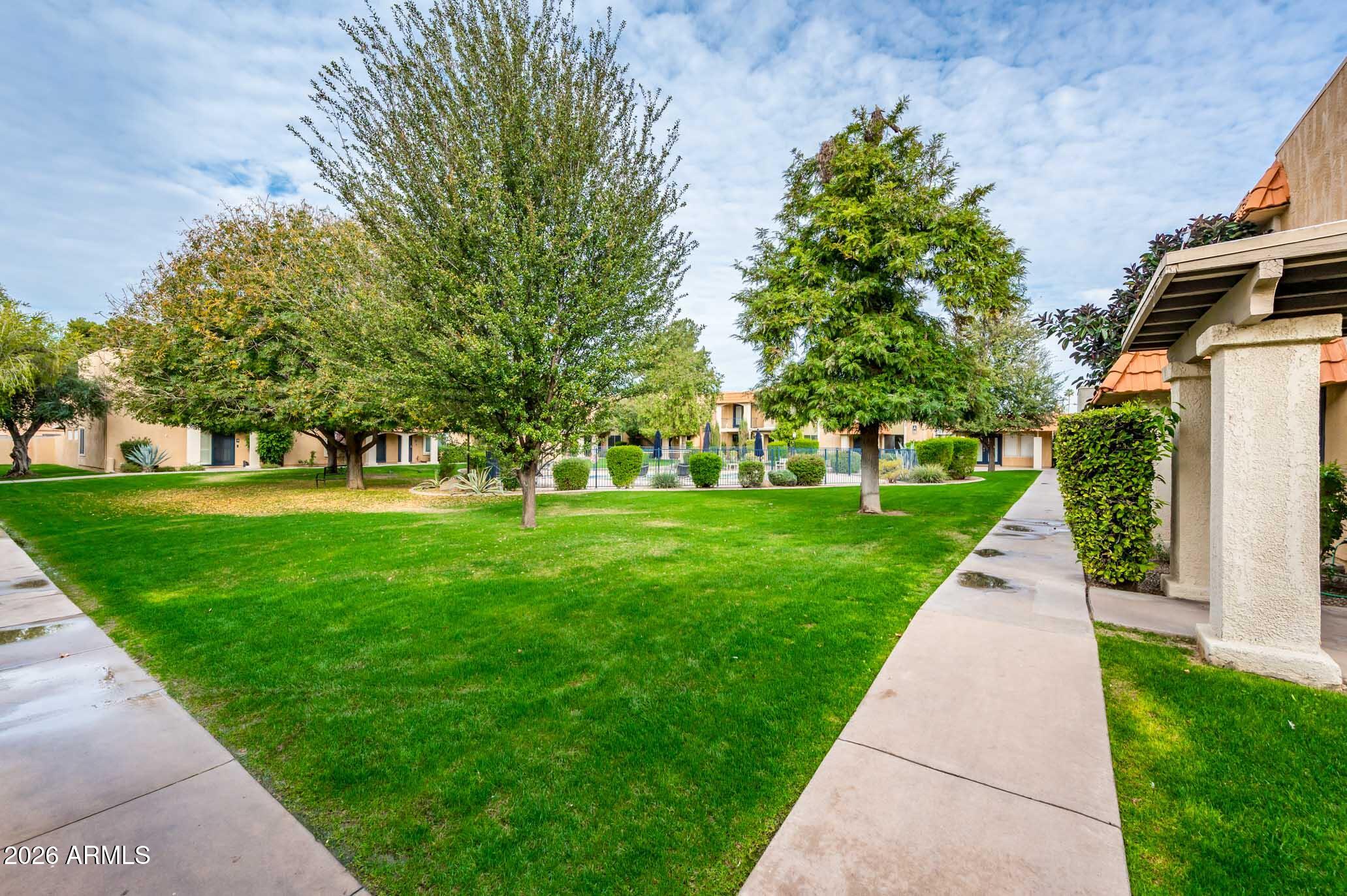 601 E PALO VERDE Drive 8