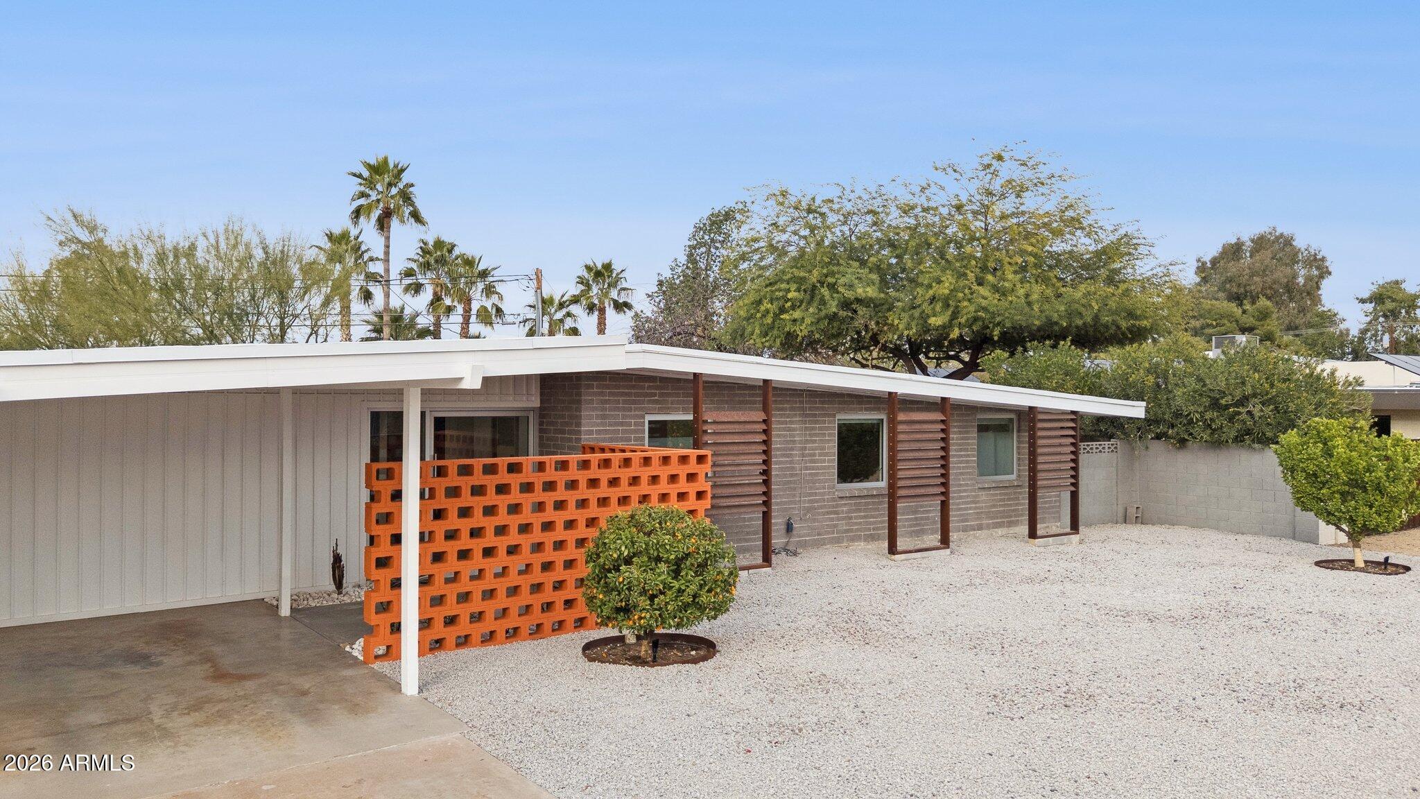 3520 E ONYX Avenue