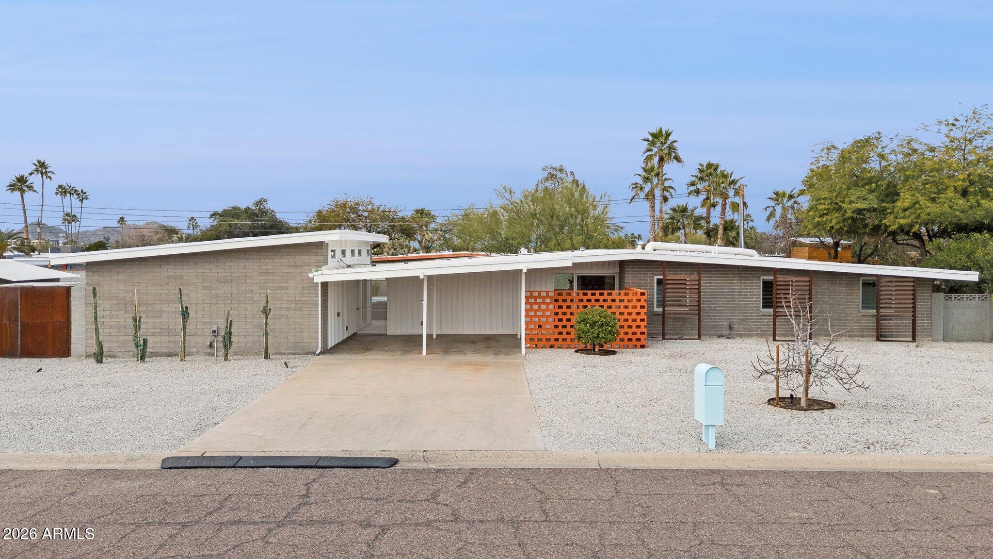 3520 E ONYX Avenue