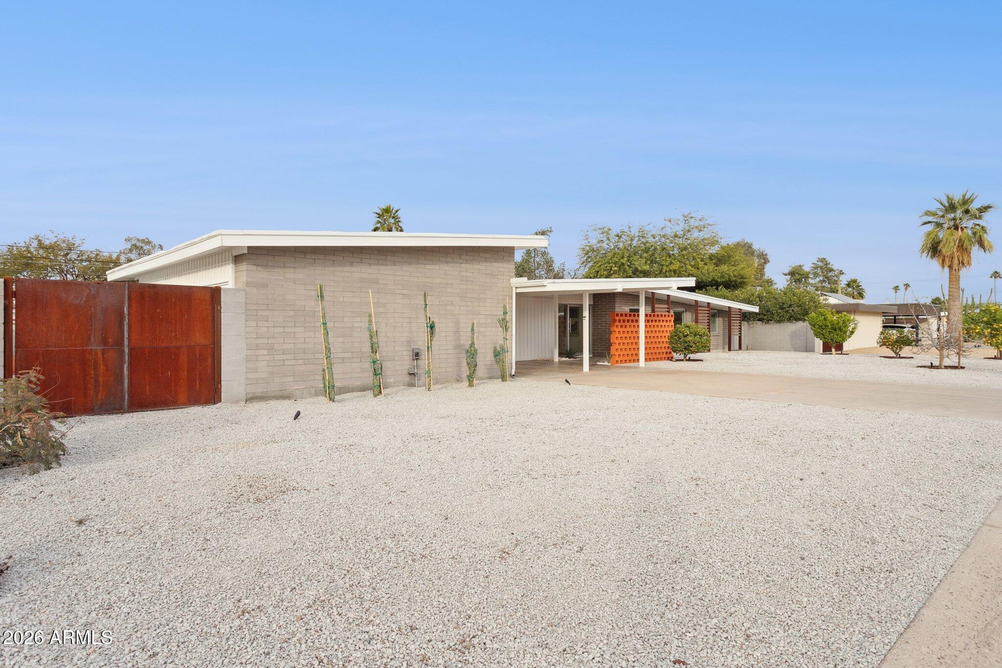 3520 E ONYX Avenue