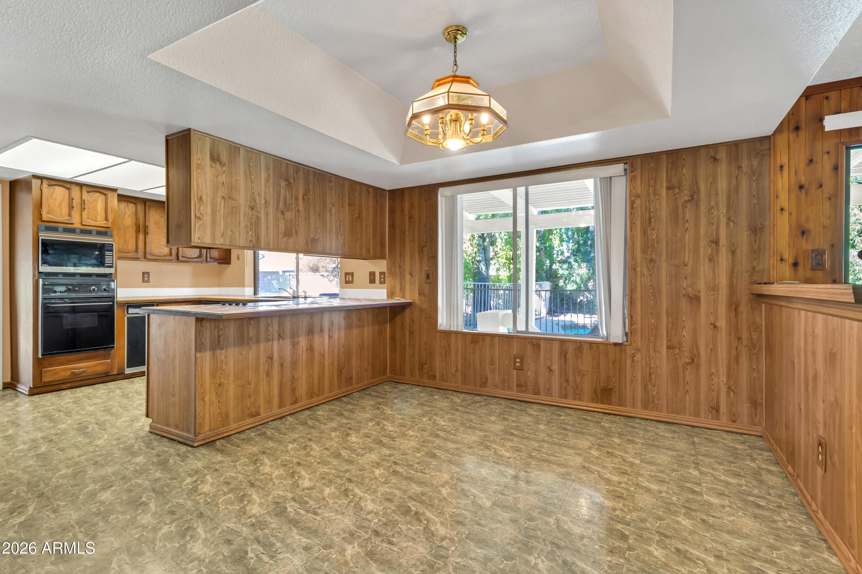 2318 W MONTEREY Circle