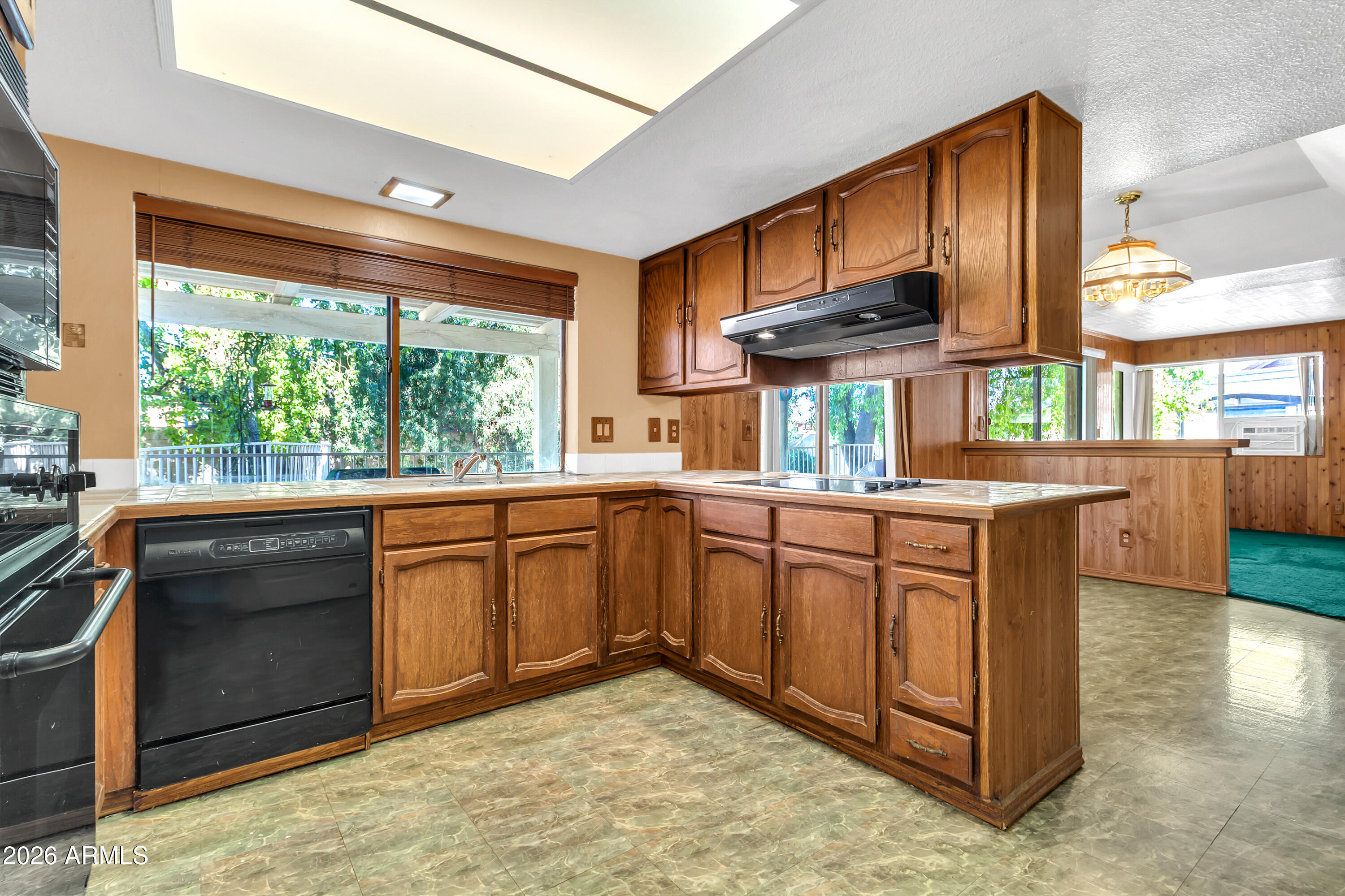 2318 W MONTEREY Circle