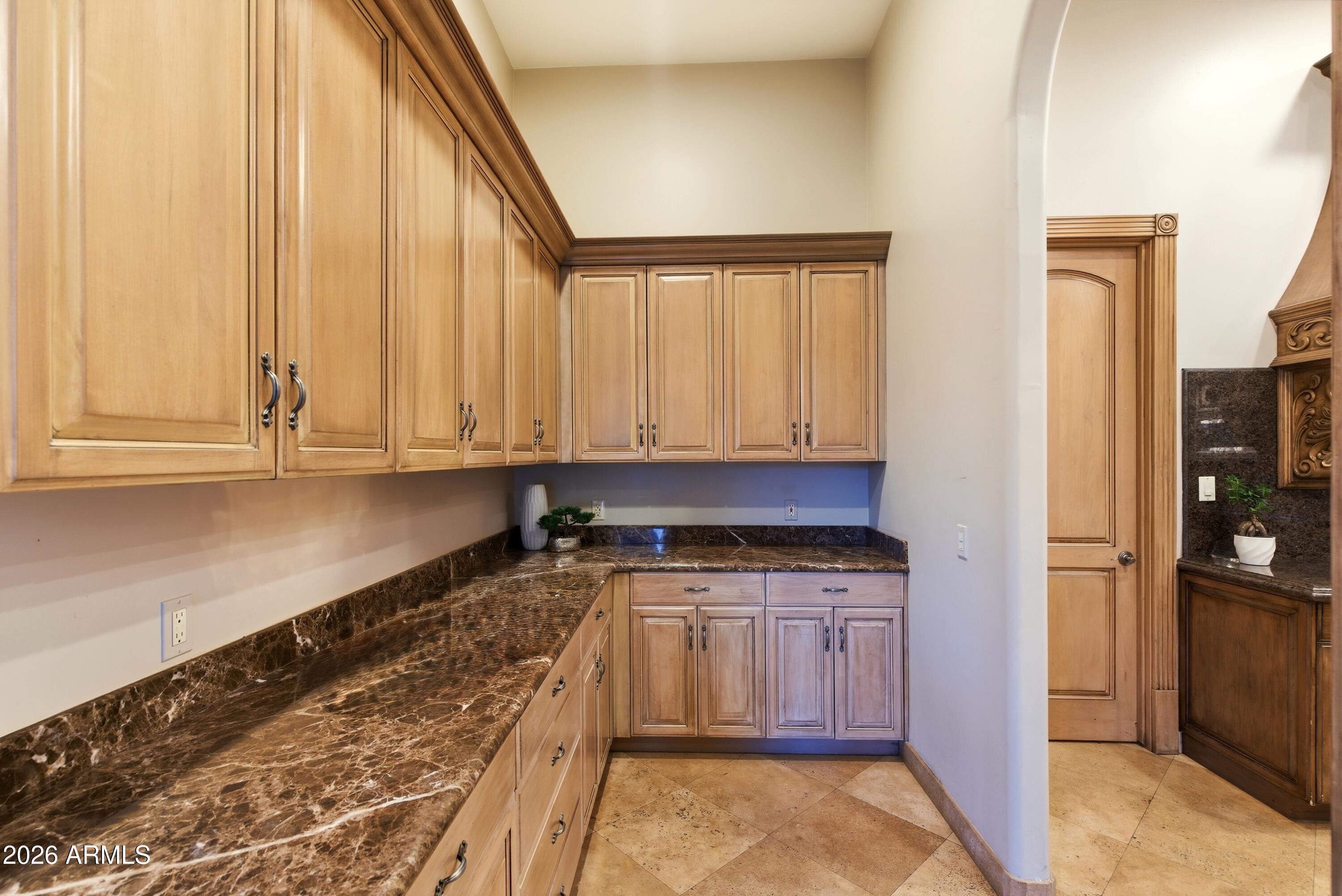 9071 N 53rd Place