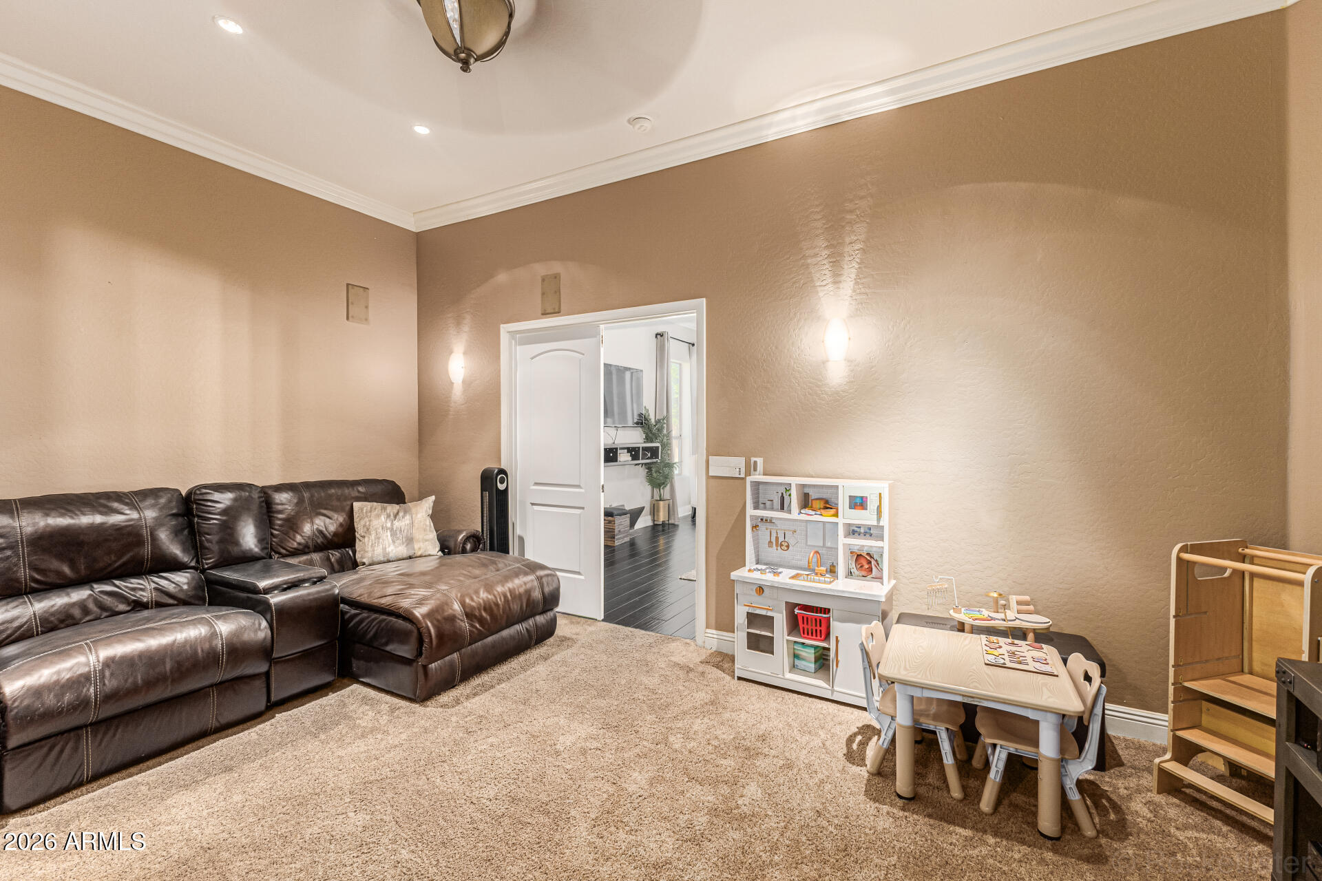 42 E JOSEPH Way