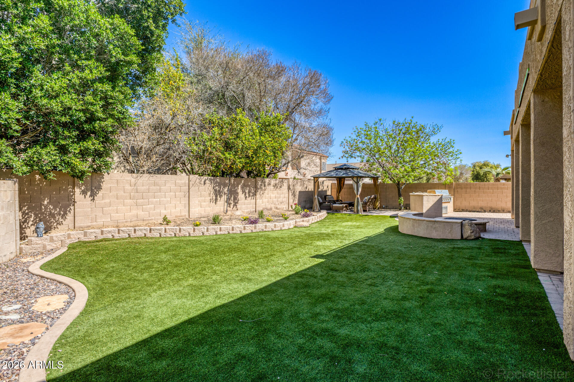 42 E JOSEPH Way