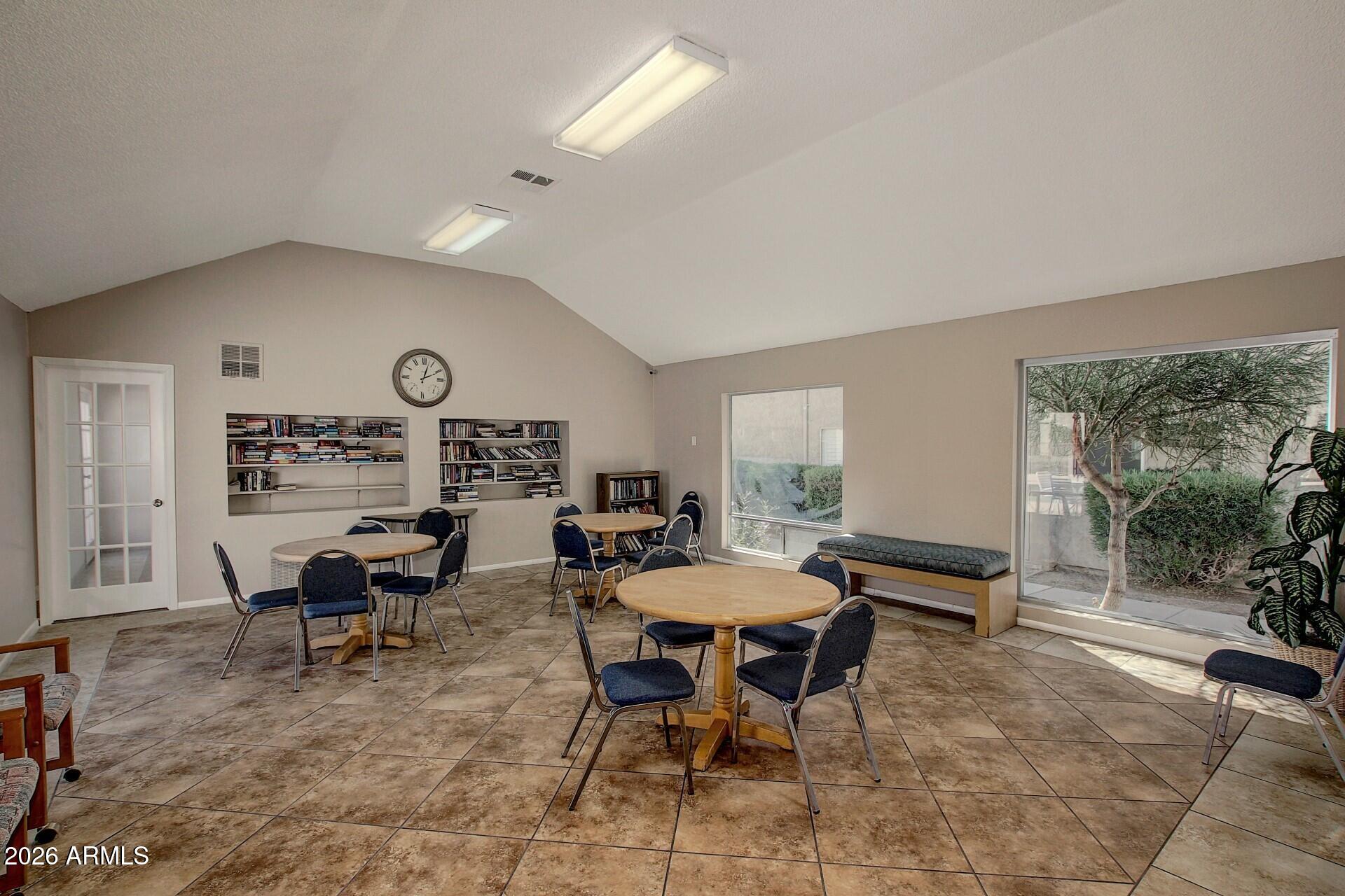 5525 E THOMAS Road M16