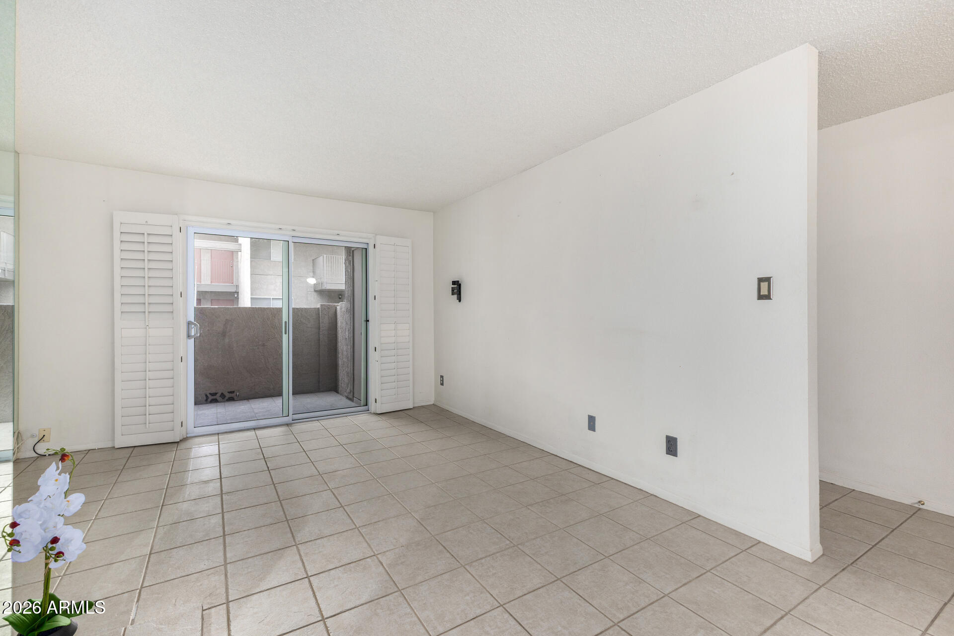 5525 E THOMAS Road M16