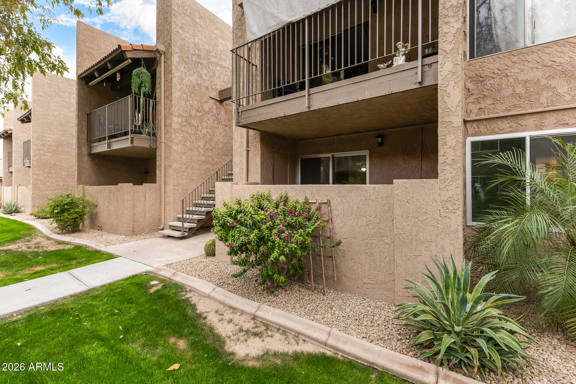 5525 E THOMAS Road M16