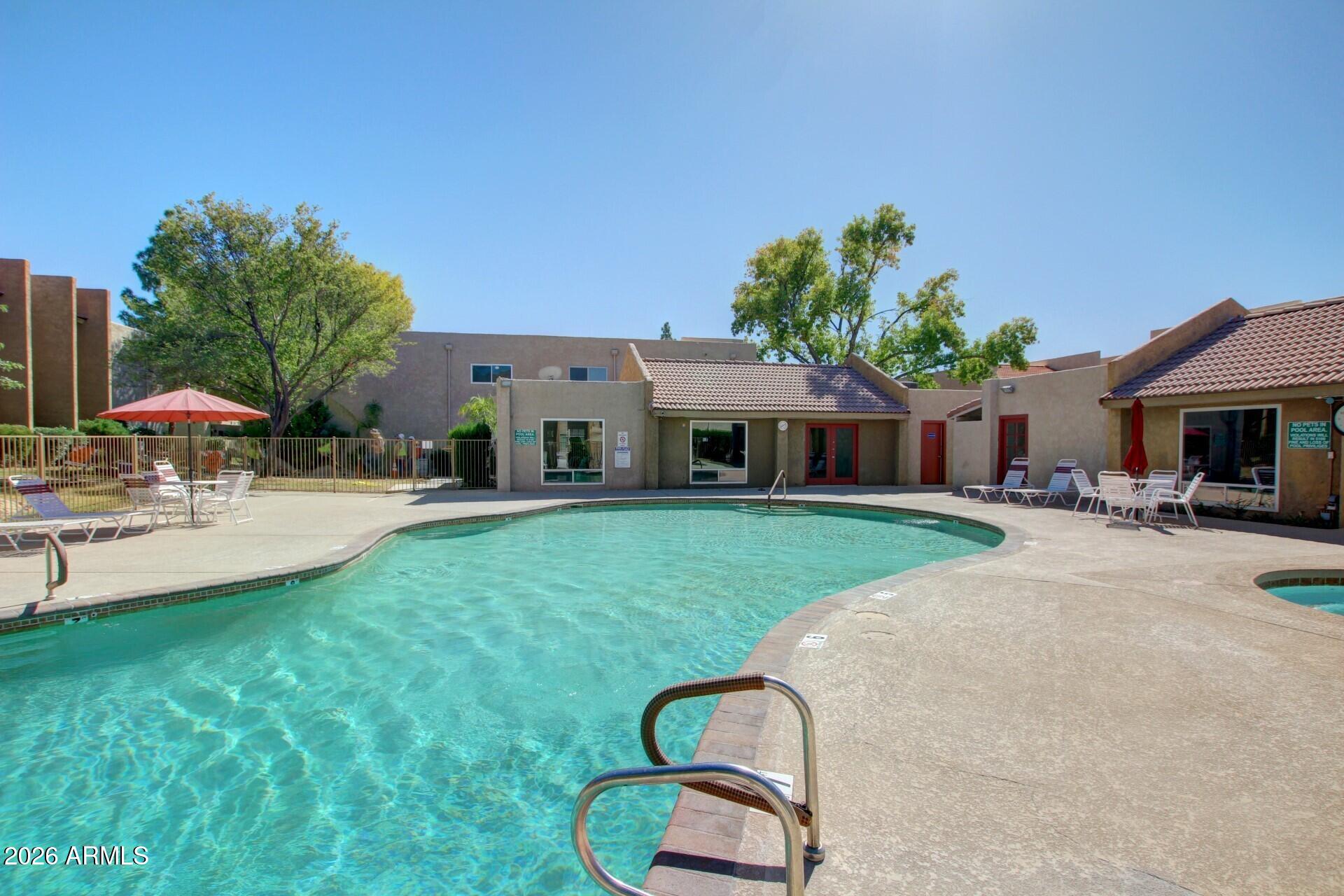 5525 E THOMAS Road M16