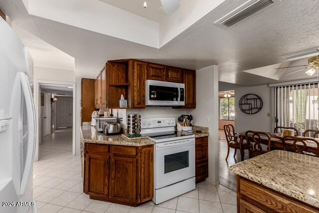 2122 LEISURE WORLD