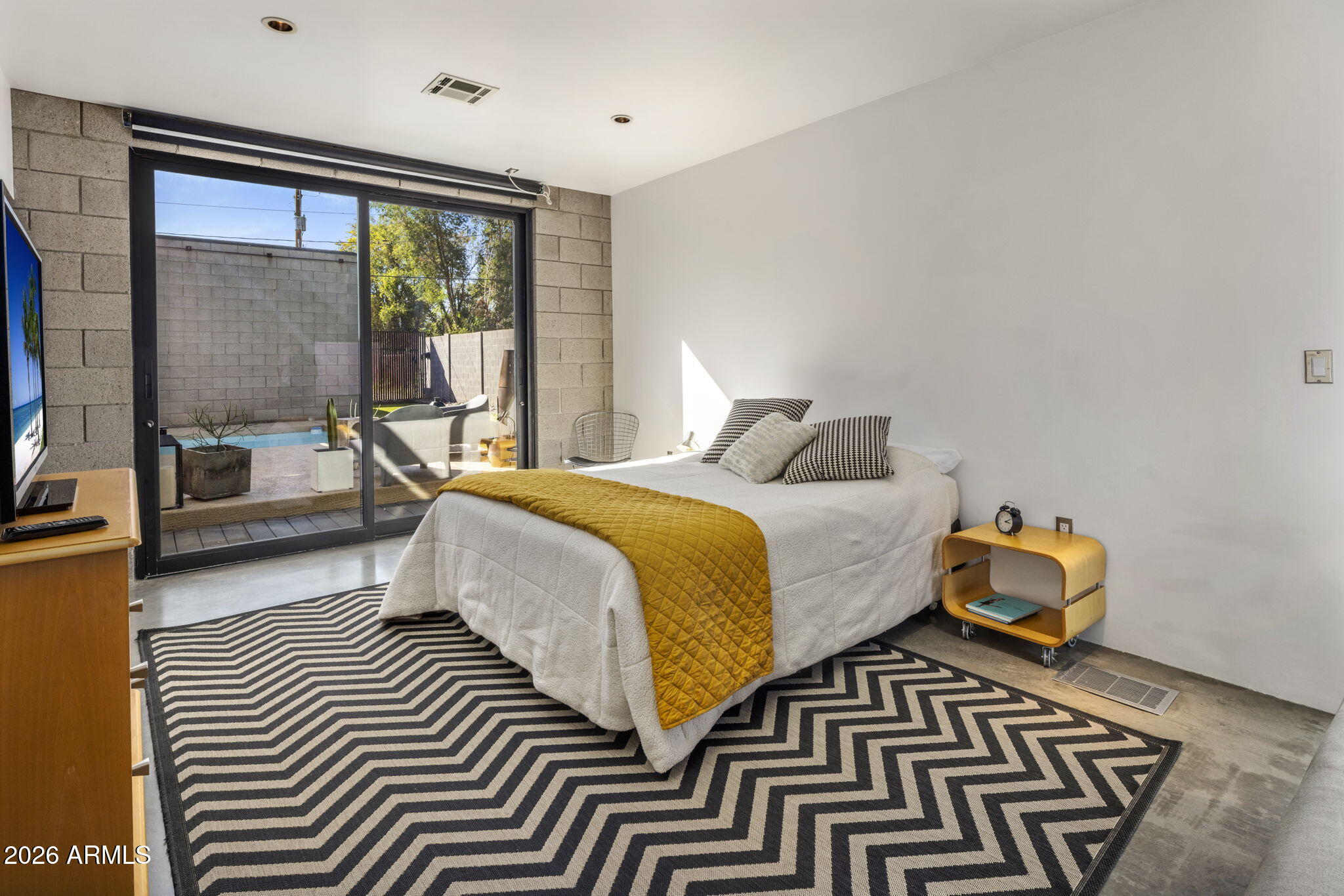 406 W 14TH Street