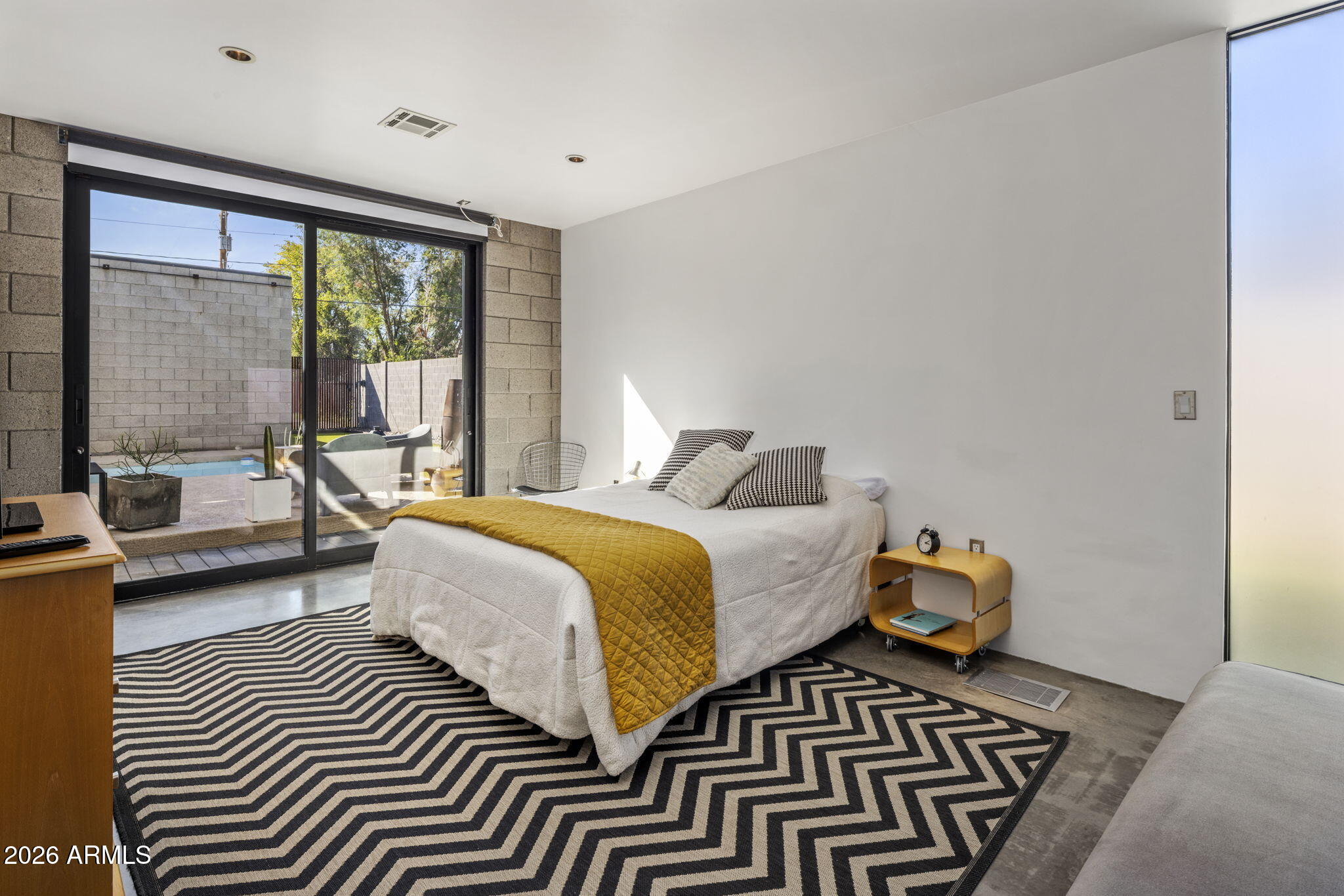 406 W 14TH Street