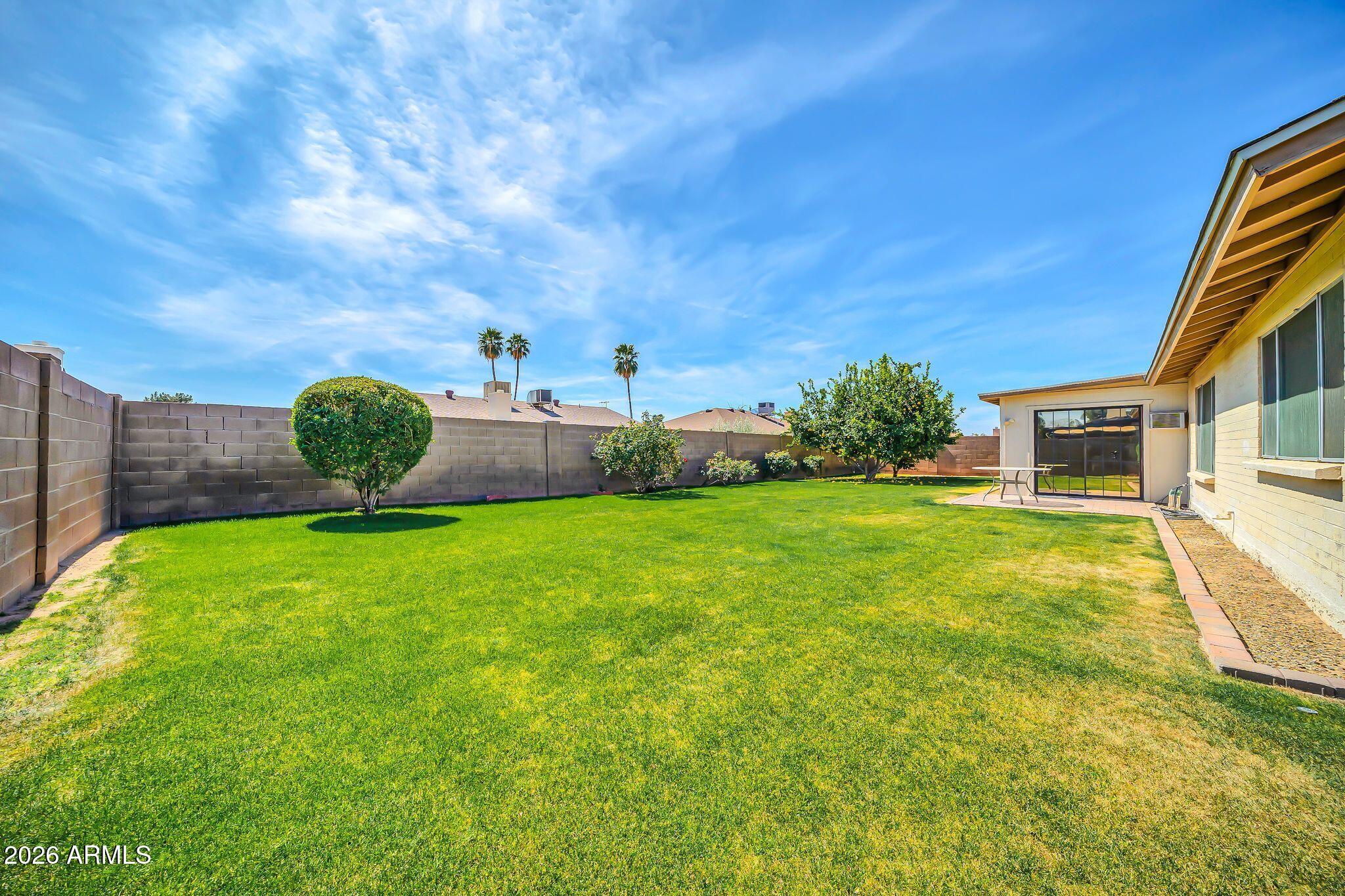 3827 W MURIEL Drive