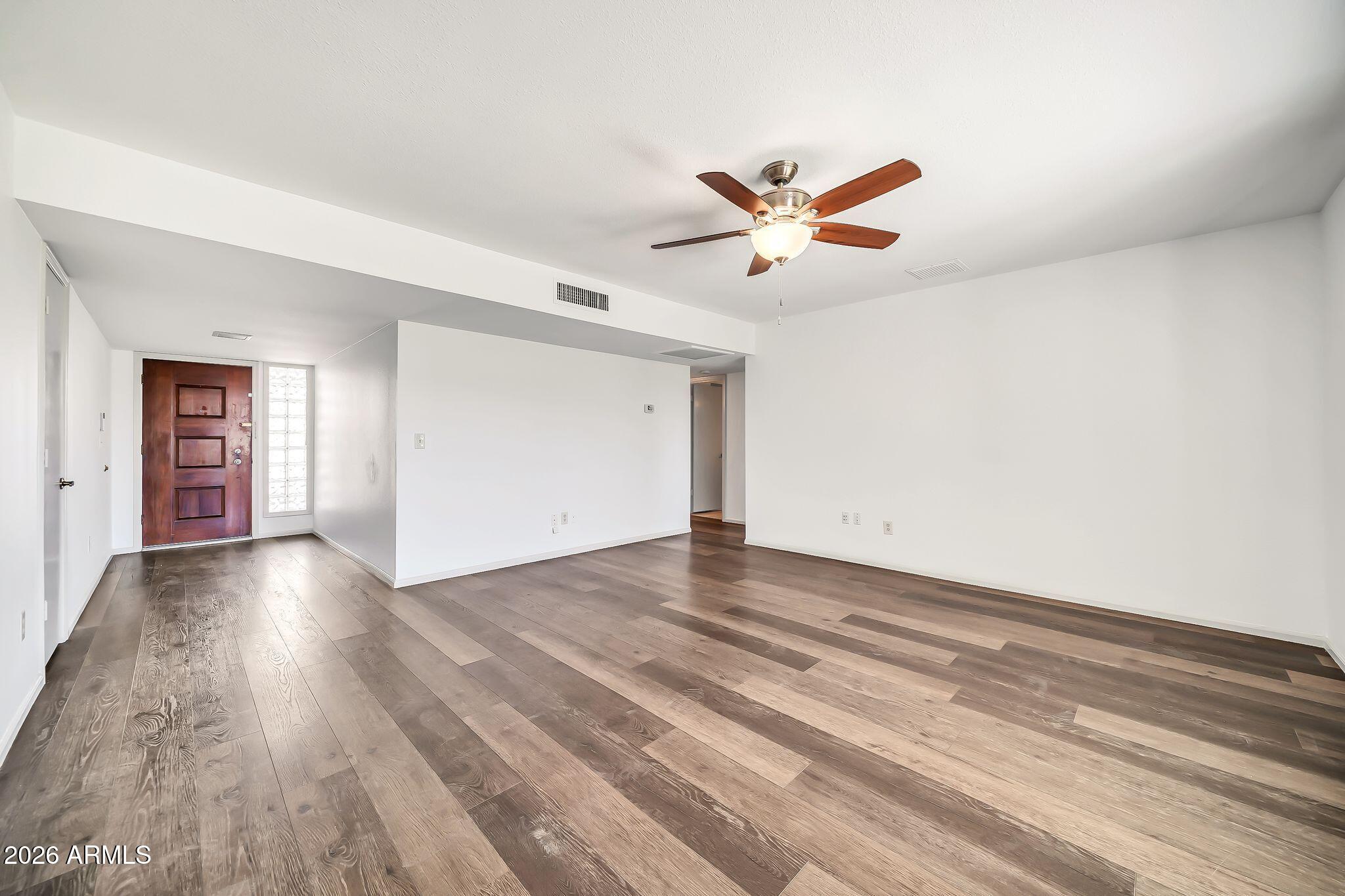 3827 W MURIEL Drive