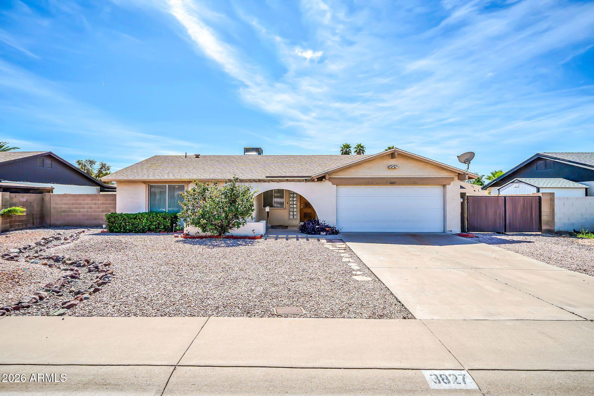 3827 W MURIEL Drive
