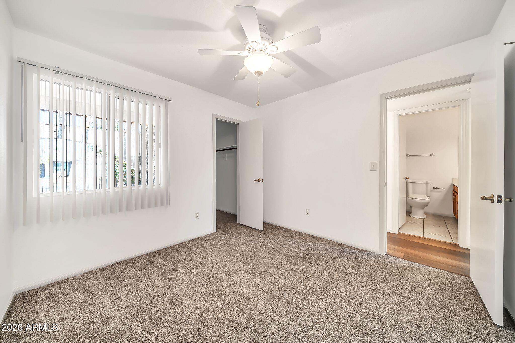 3827 W MURIEL Drive