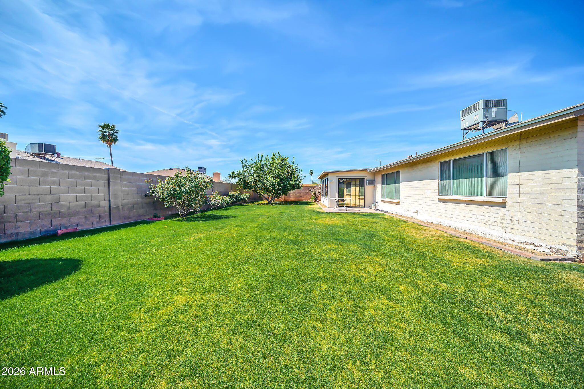 3827 W MURIEL Drive