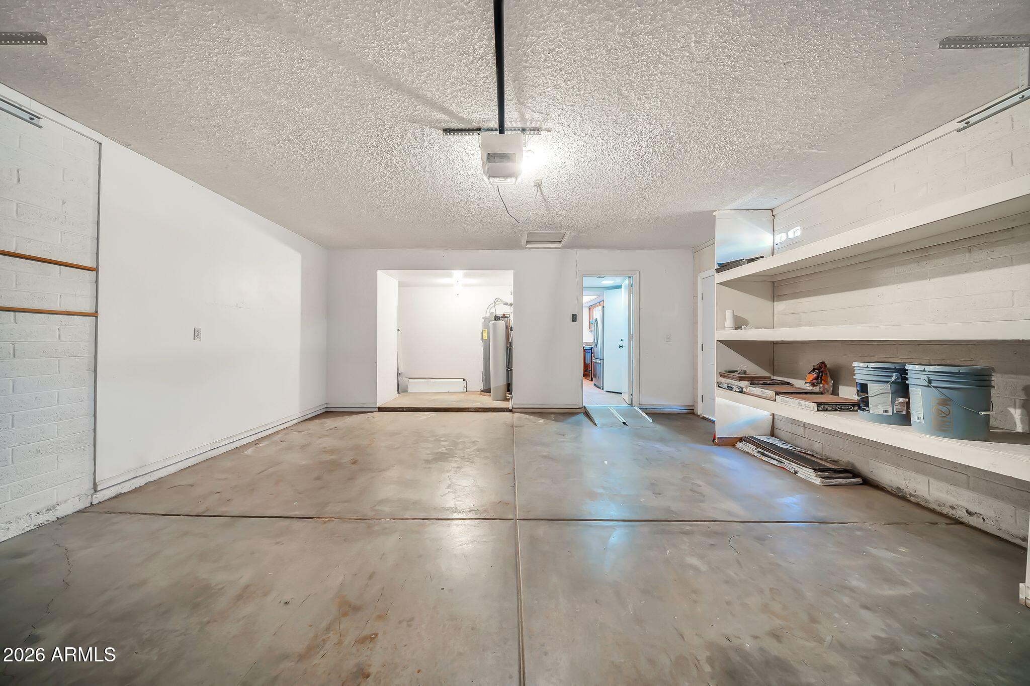 3827 W MURIEL Drive