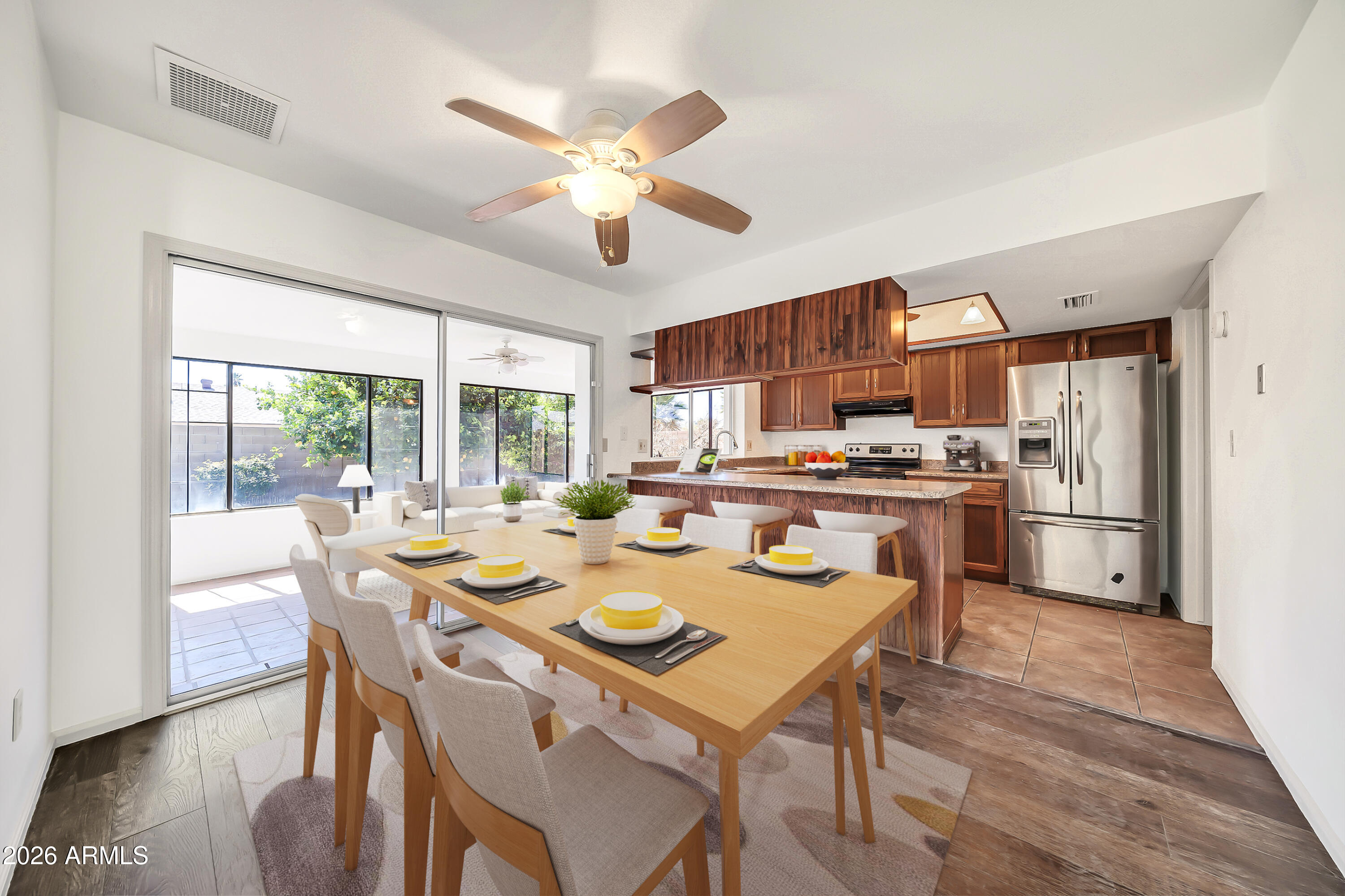 3827 W MURIEL Drive
