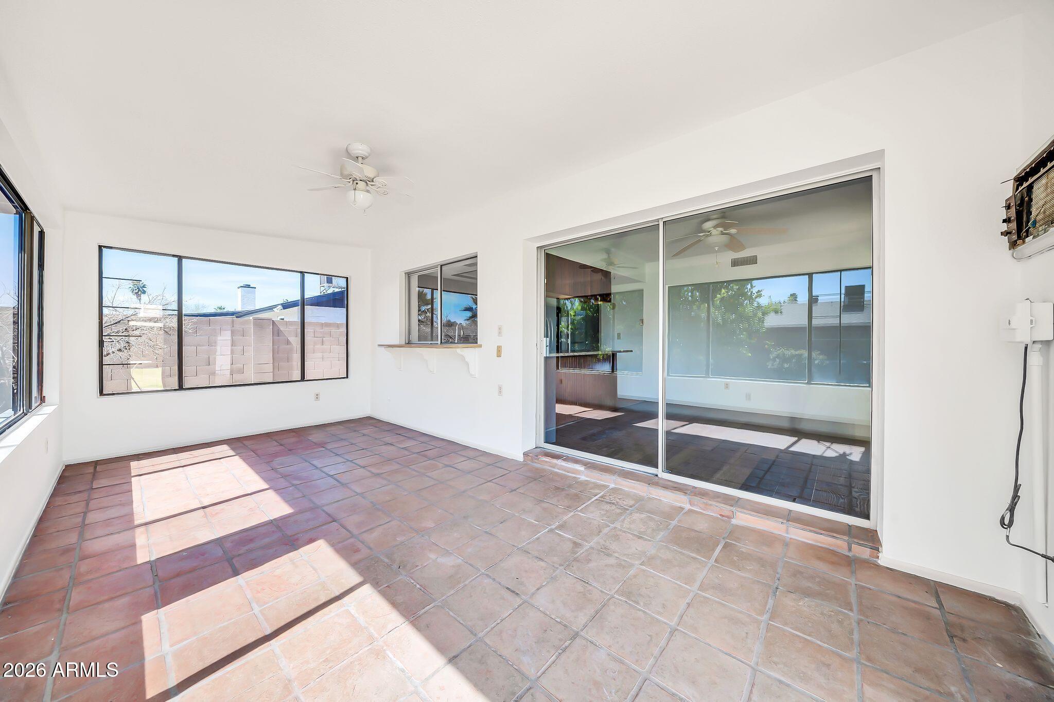 3827 W MURIEL Drive