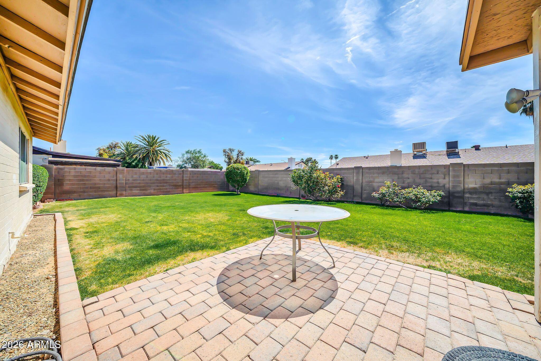 3827 W MURIEL Drive