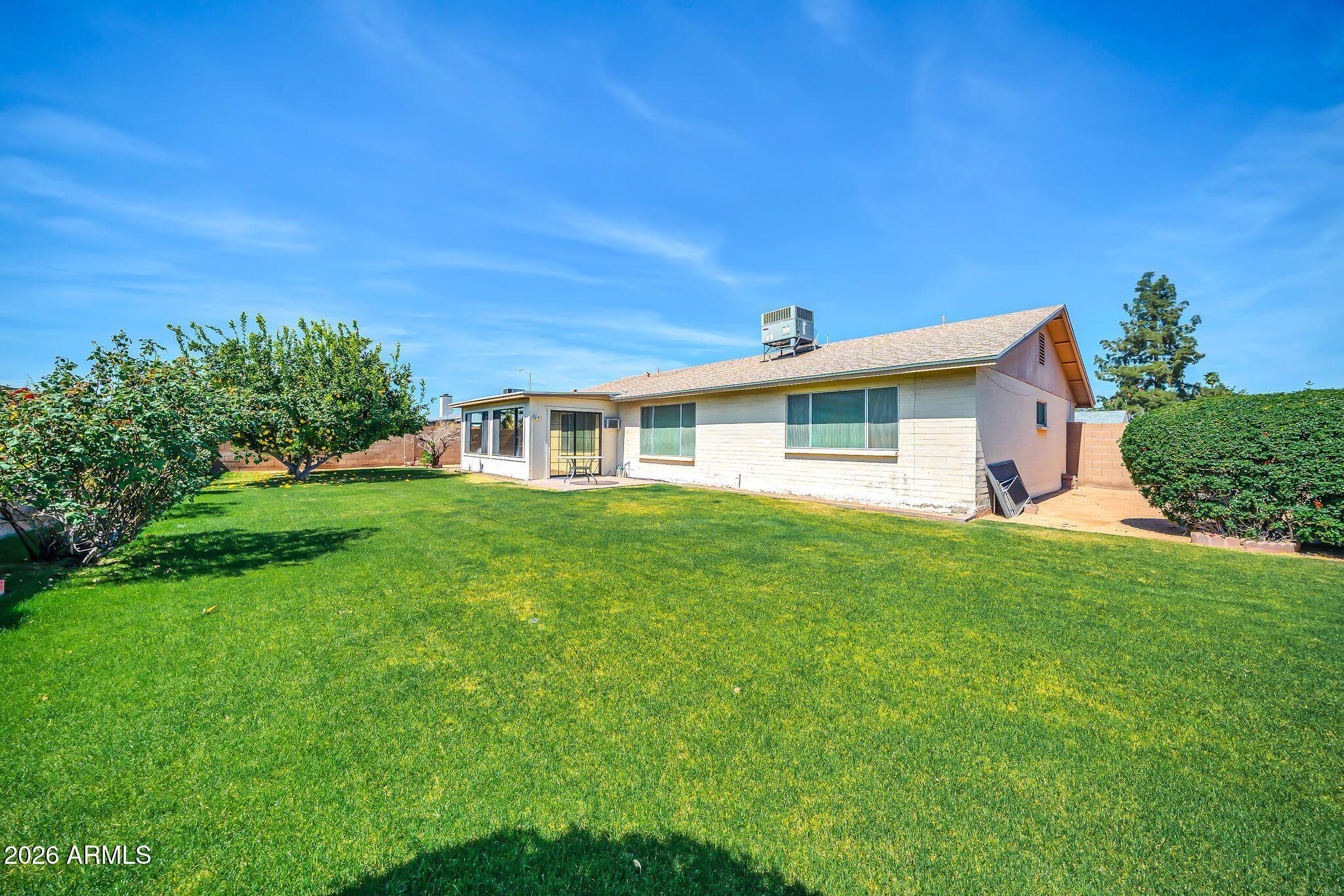 3827 W MURIEL Drive