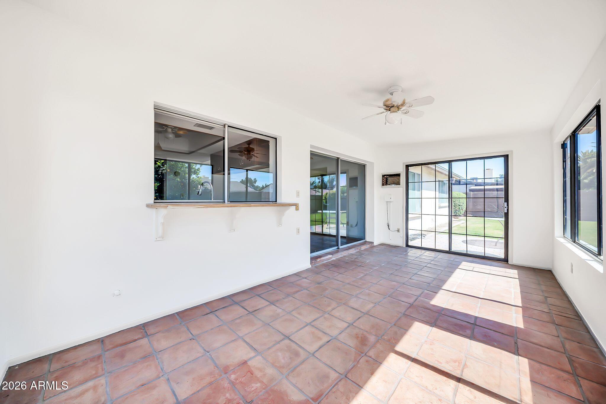 3827 W MURIEL Drive