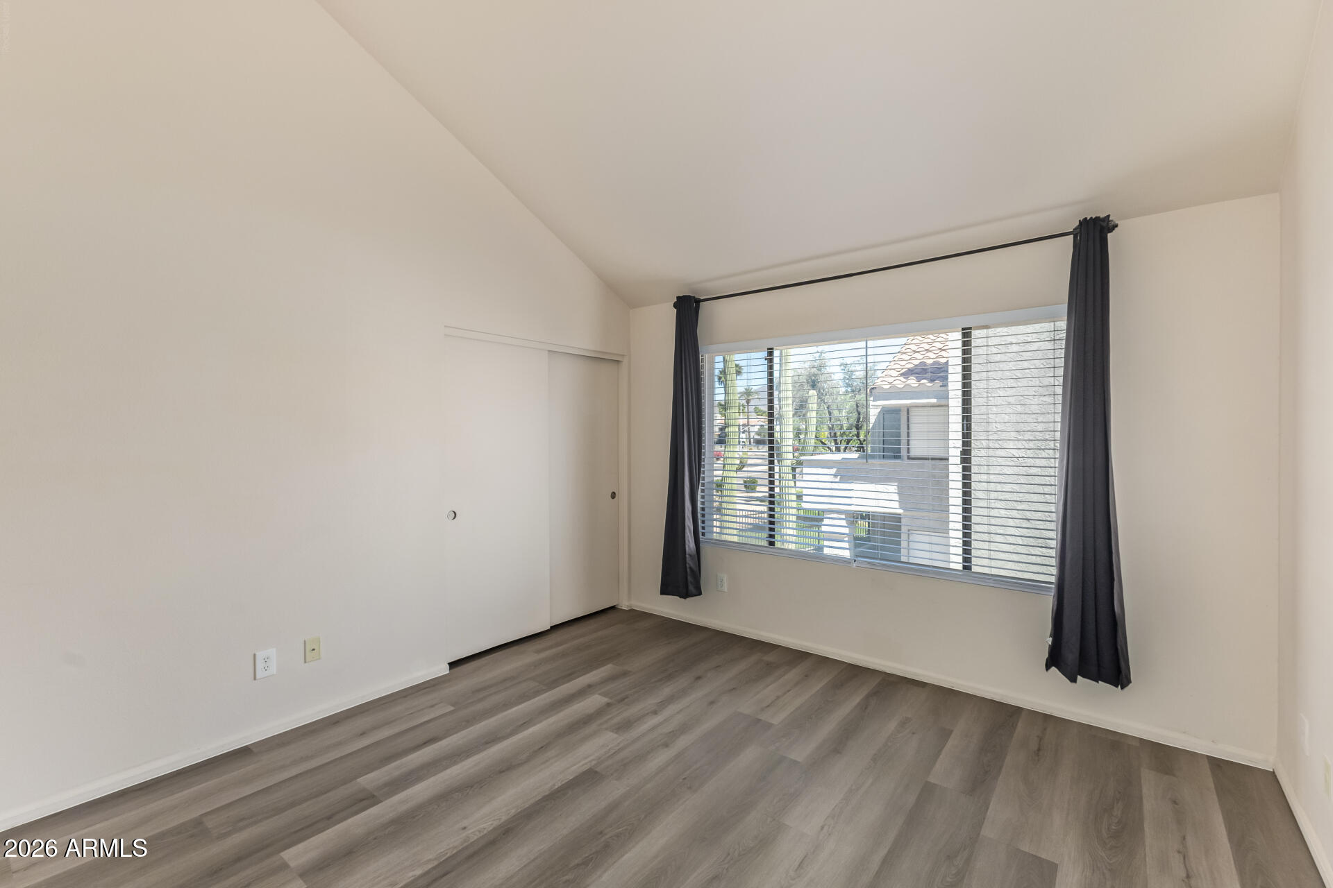 10115 E MOUNTAIN VIEW Road 2032