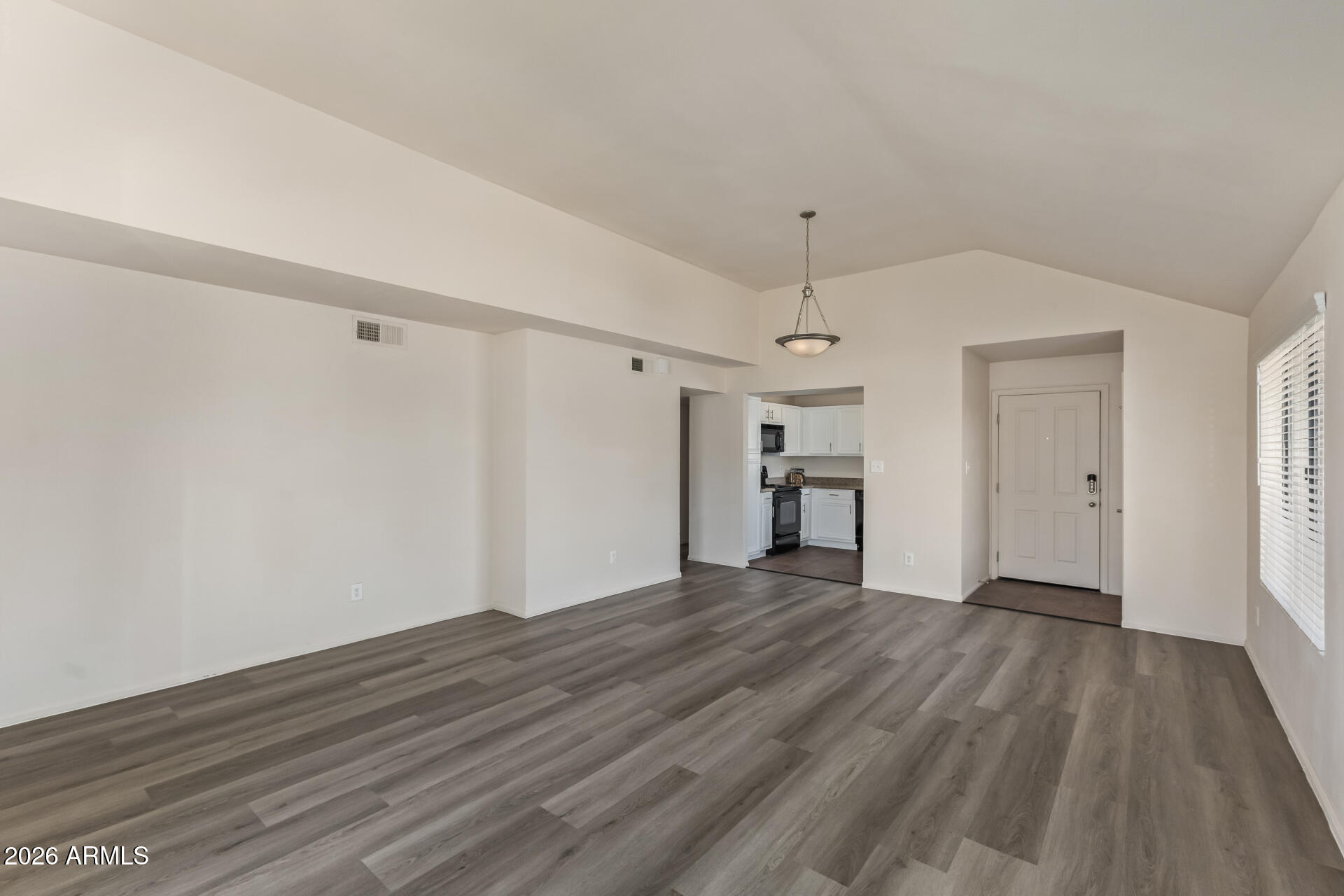 10115 E MOUNTAIN VIEW Road 2032