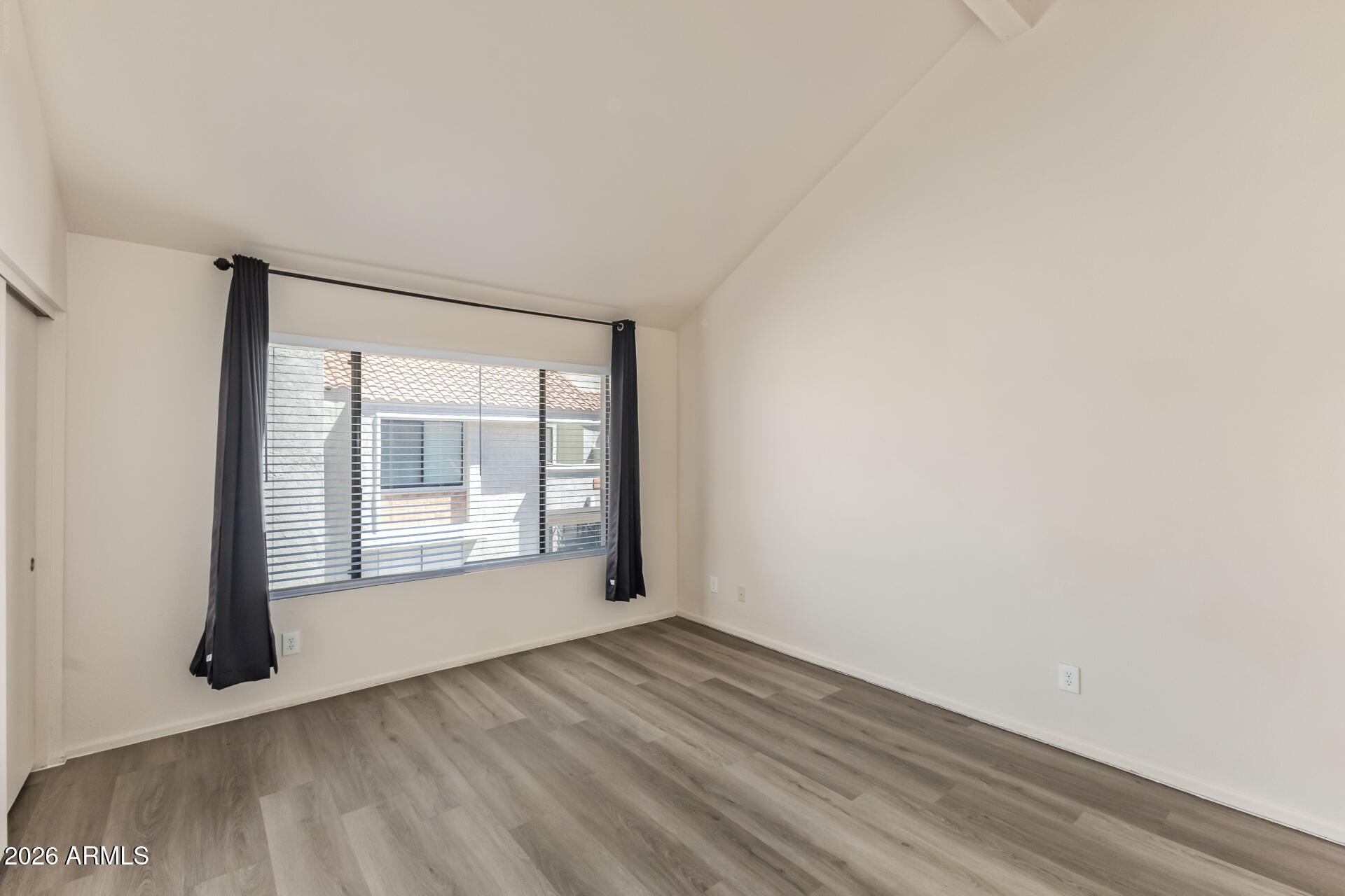 10115 E MOUNTAIN VIEW Road 2032