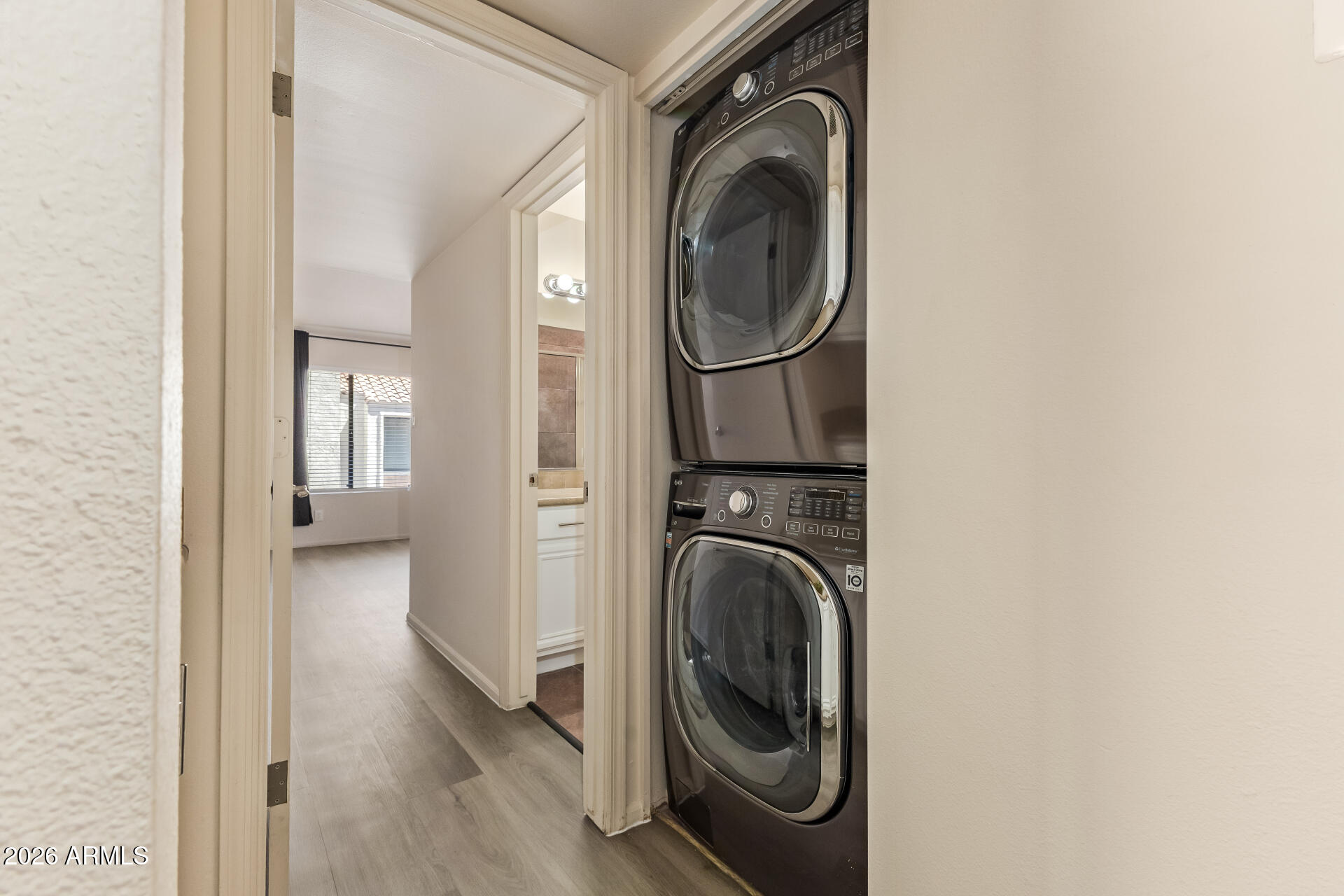10115 E MOUNTAIN VIEW Road 2032