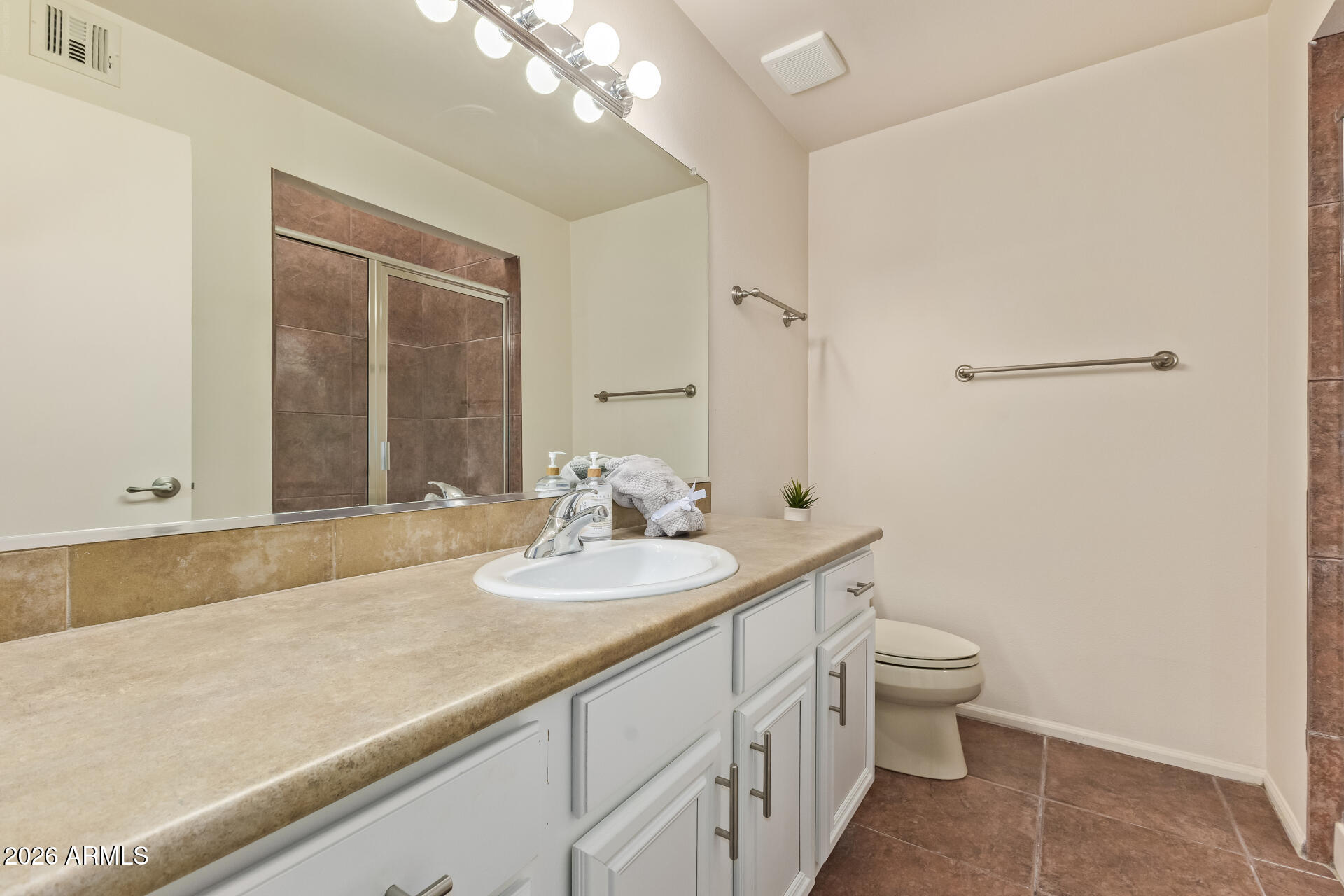 10115 E MOUNTAIN VIEW Road 2032