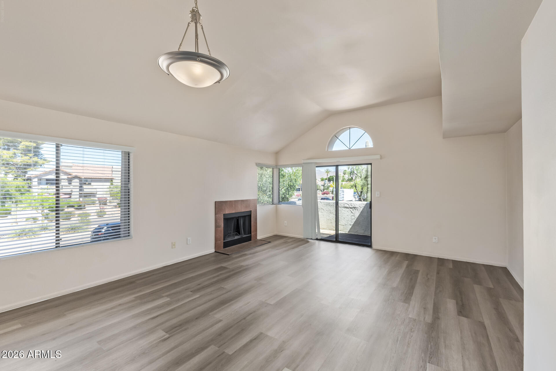 10115 E MOUNTAIN VIEW Road 2032