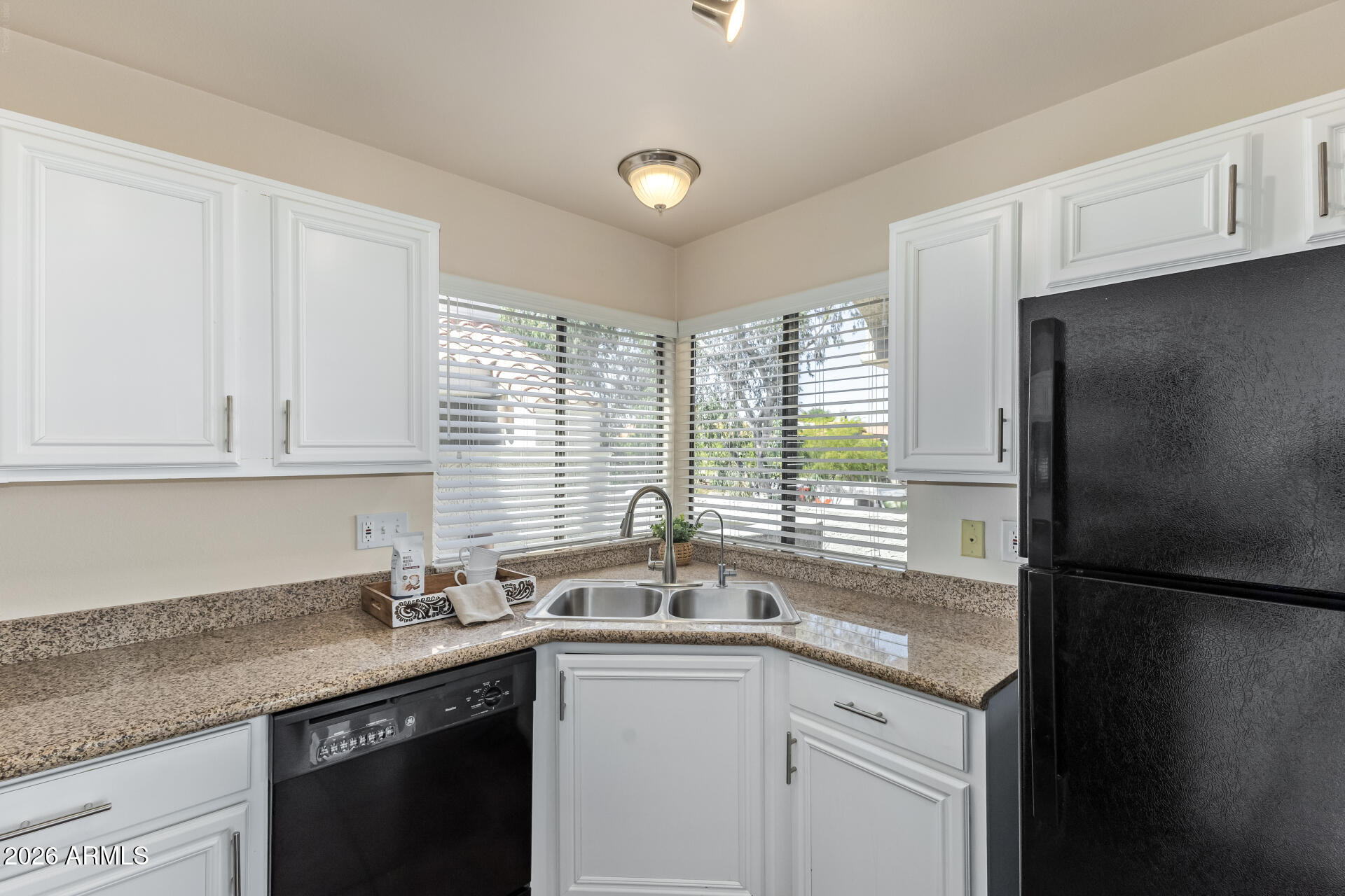 10115 E MOUNTAIN VIEW Road 2032